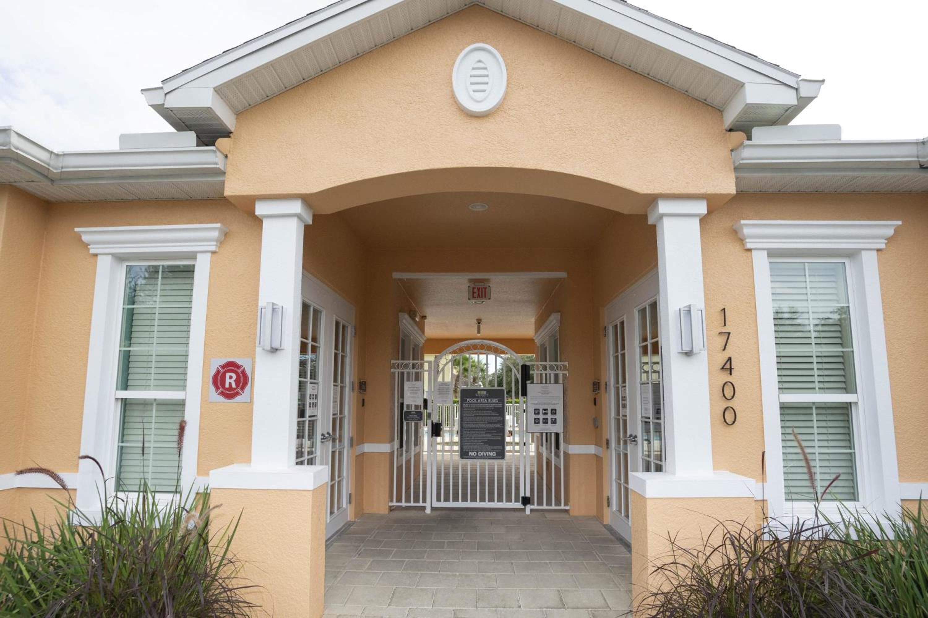 Family Friendly w Pool near Disney at Serenity 1420