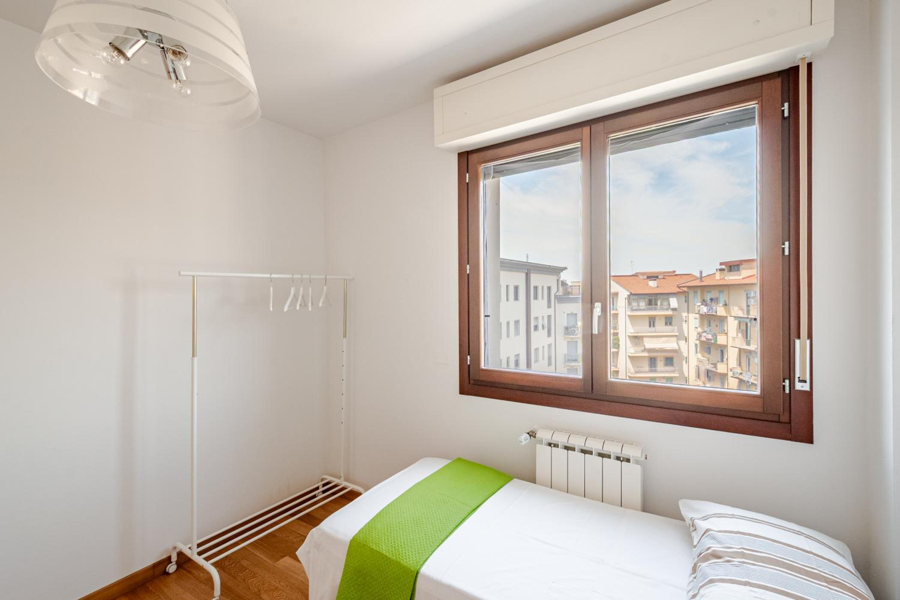 Spacious, Free private Parking, 2 bedrooms 2 bathrooms - Comfortable and Bright Apartment in Florence with Private Parking Garage - Just Few Minutes walkin