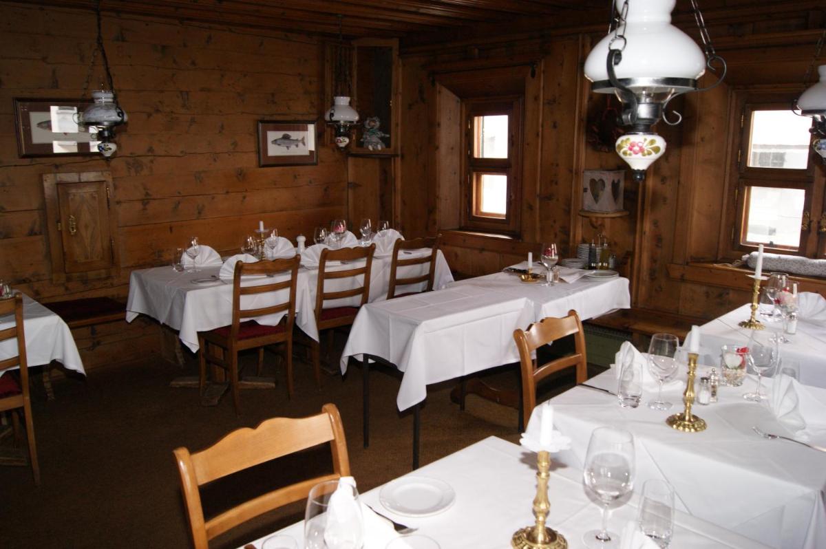 restaurant