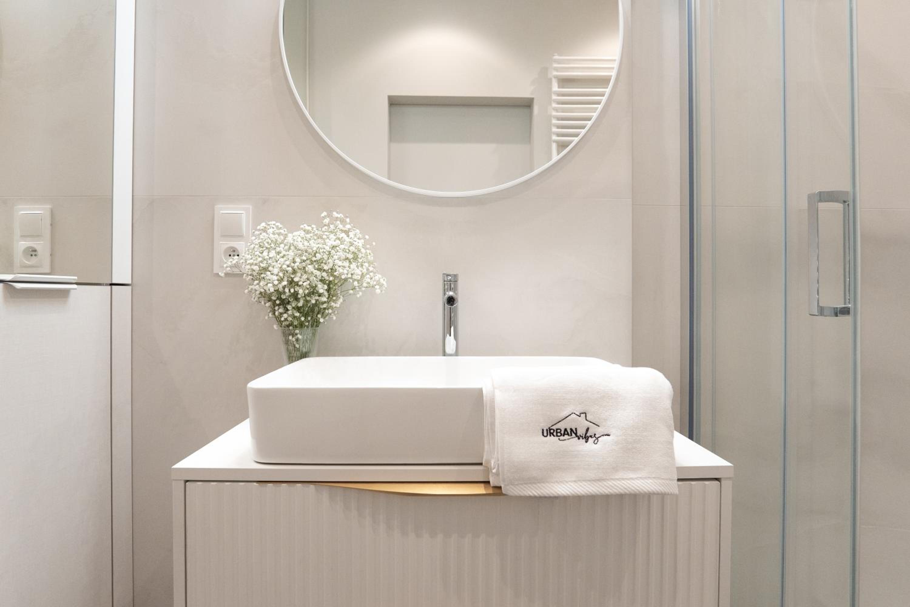 Hillhouse by MW Estates Self Check-in 24h