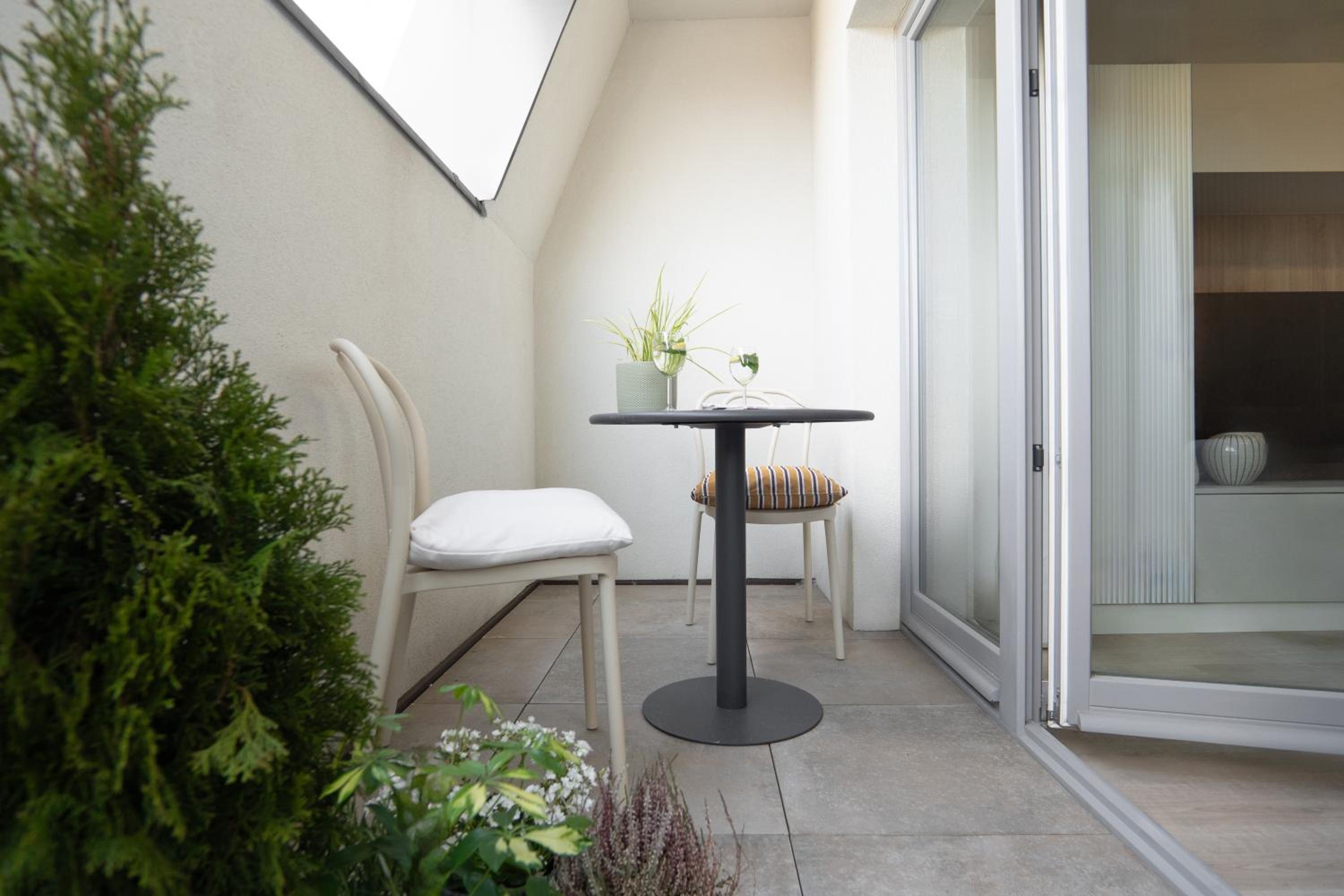 Hillhouse by MW Estates Self Check-in 24h