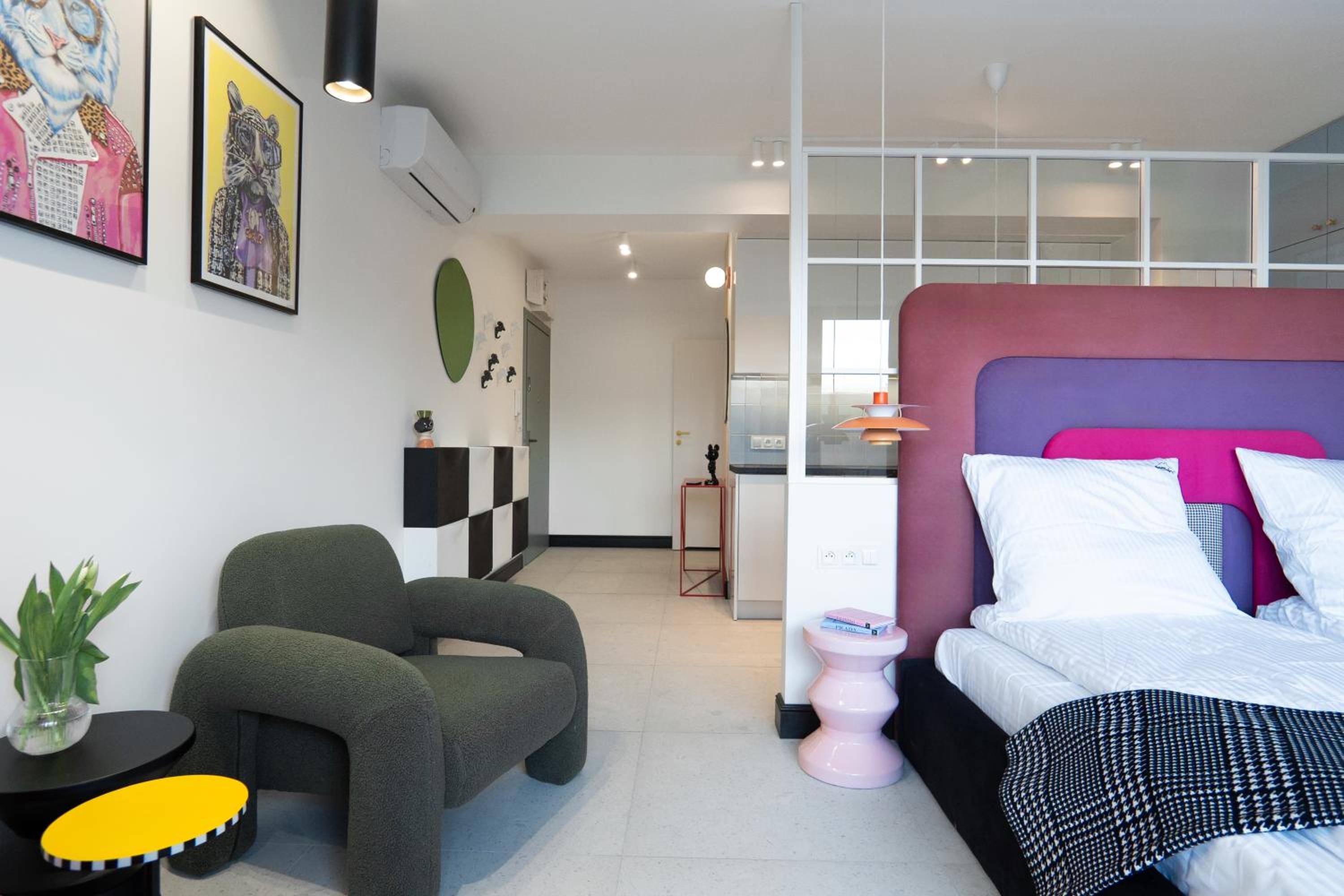 Hillhouse by MW Estates Self Check-in 24h
