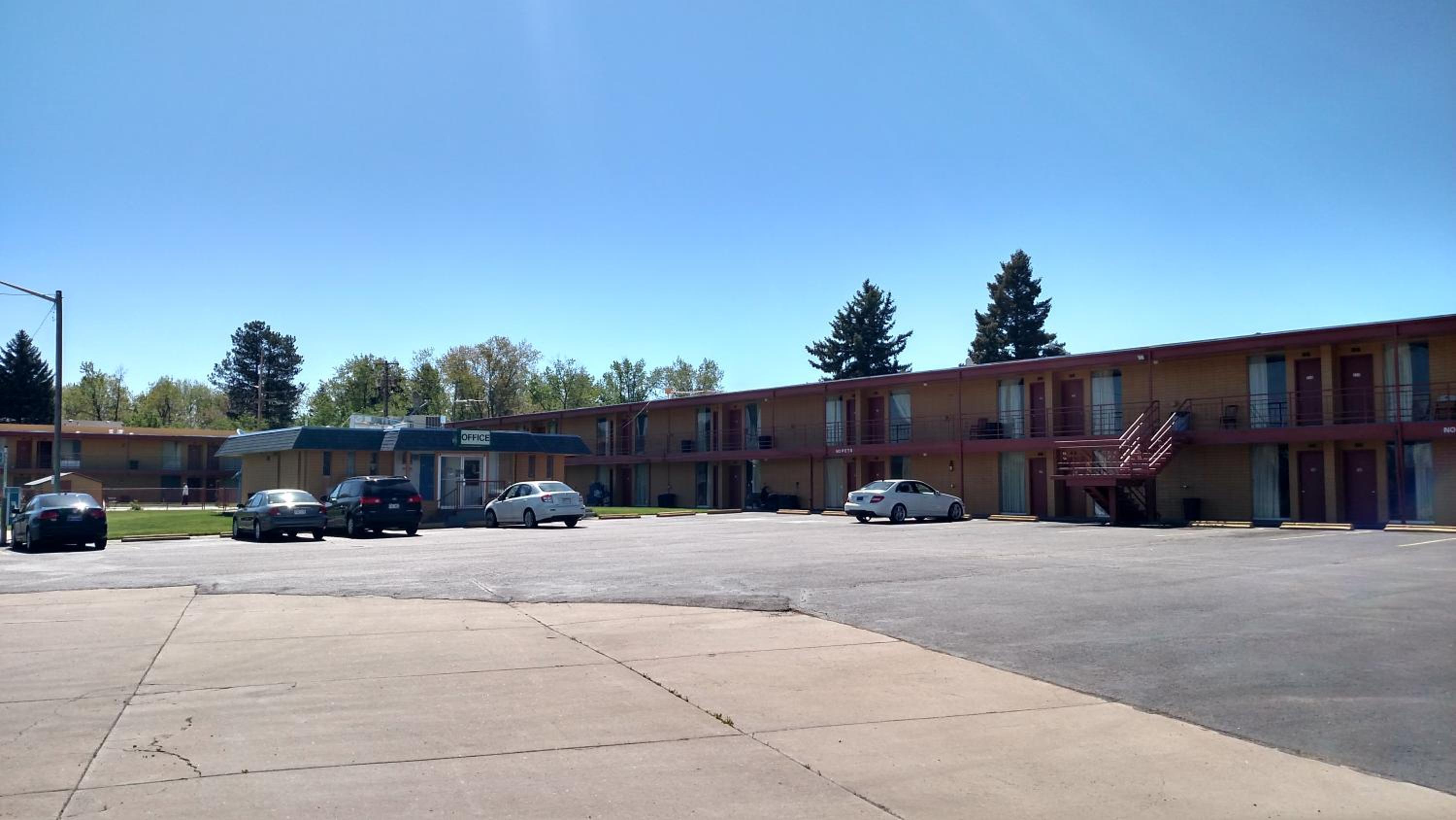 Essex House Motel