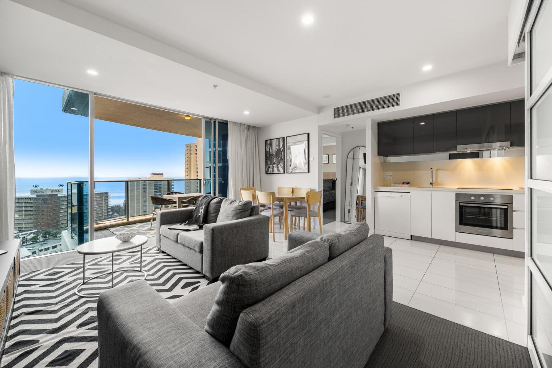 Stylish Private Apartment with Ocean Views in Hilton