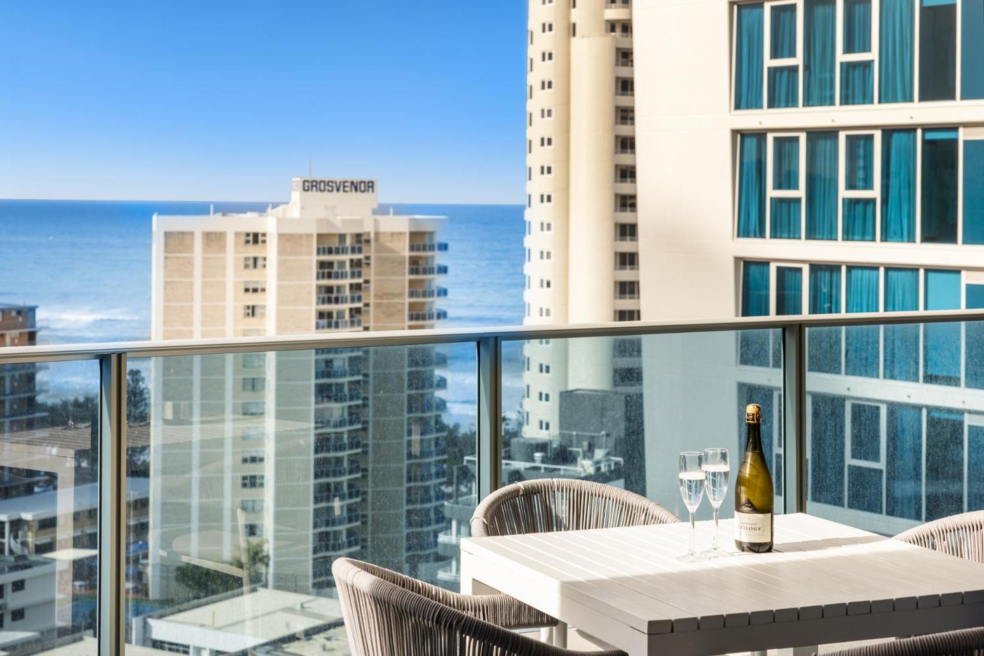 Stylish Private Apartment with Ocean Views in Hilton