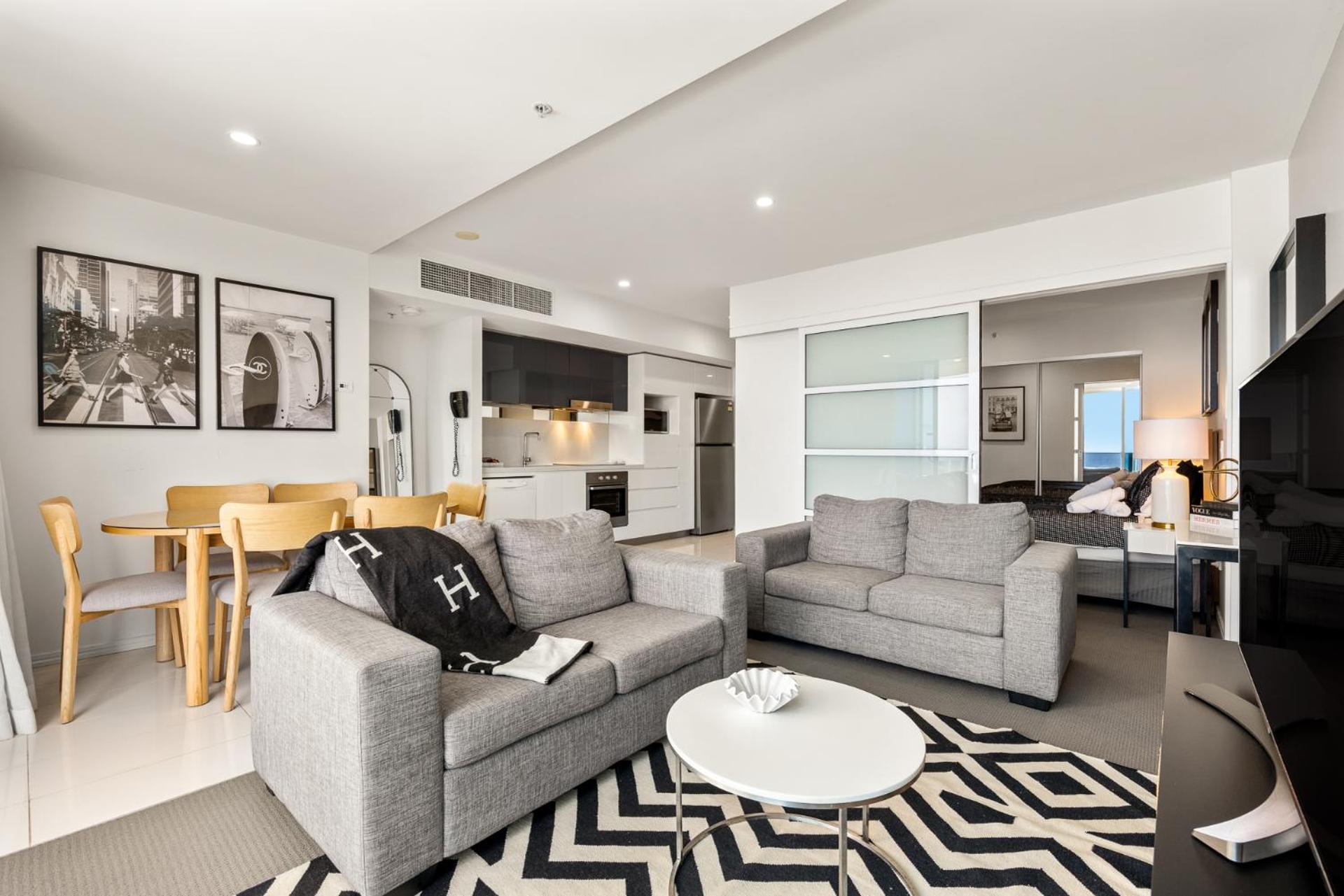 Stylish Private Apartment with Ocean Views in Hilton