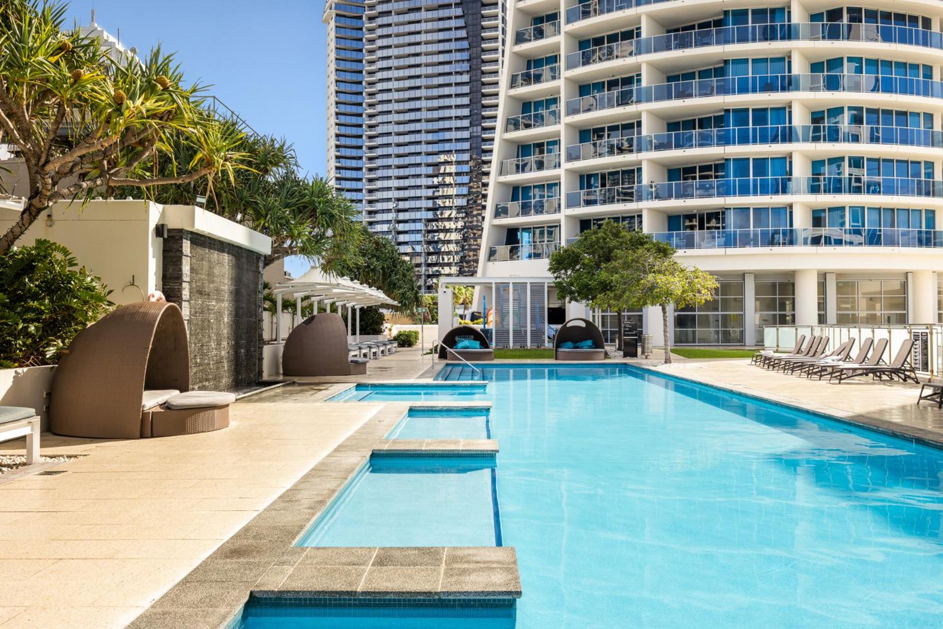 Stylish Private Apartment with Ocean Views in Hilton