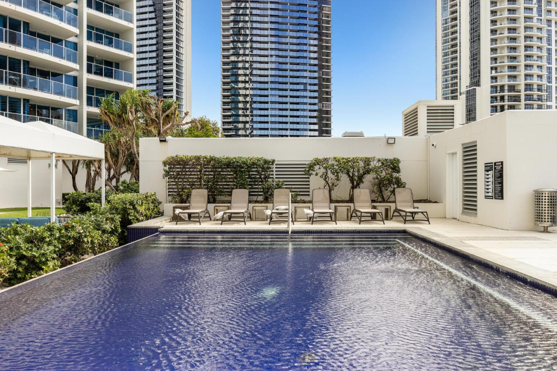 Stylish Private Apartment with Ocean Views in Hilton