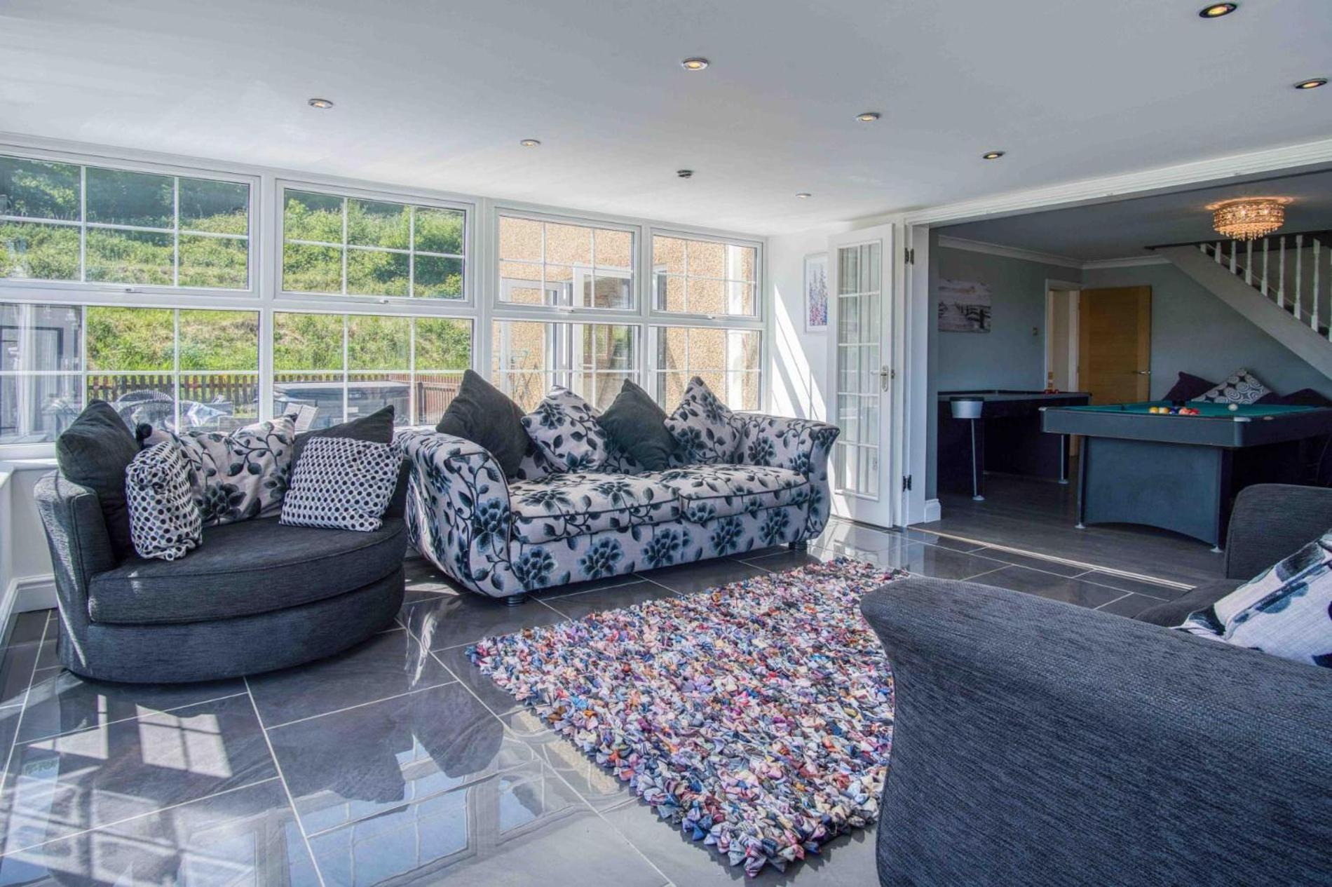 Hopkins Retreat Farm - 5 Bedroom House - Swansea