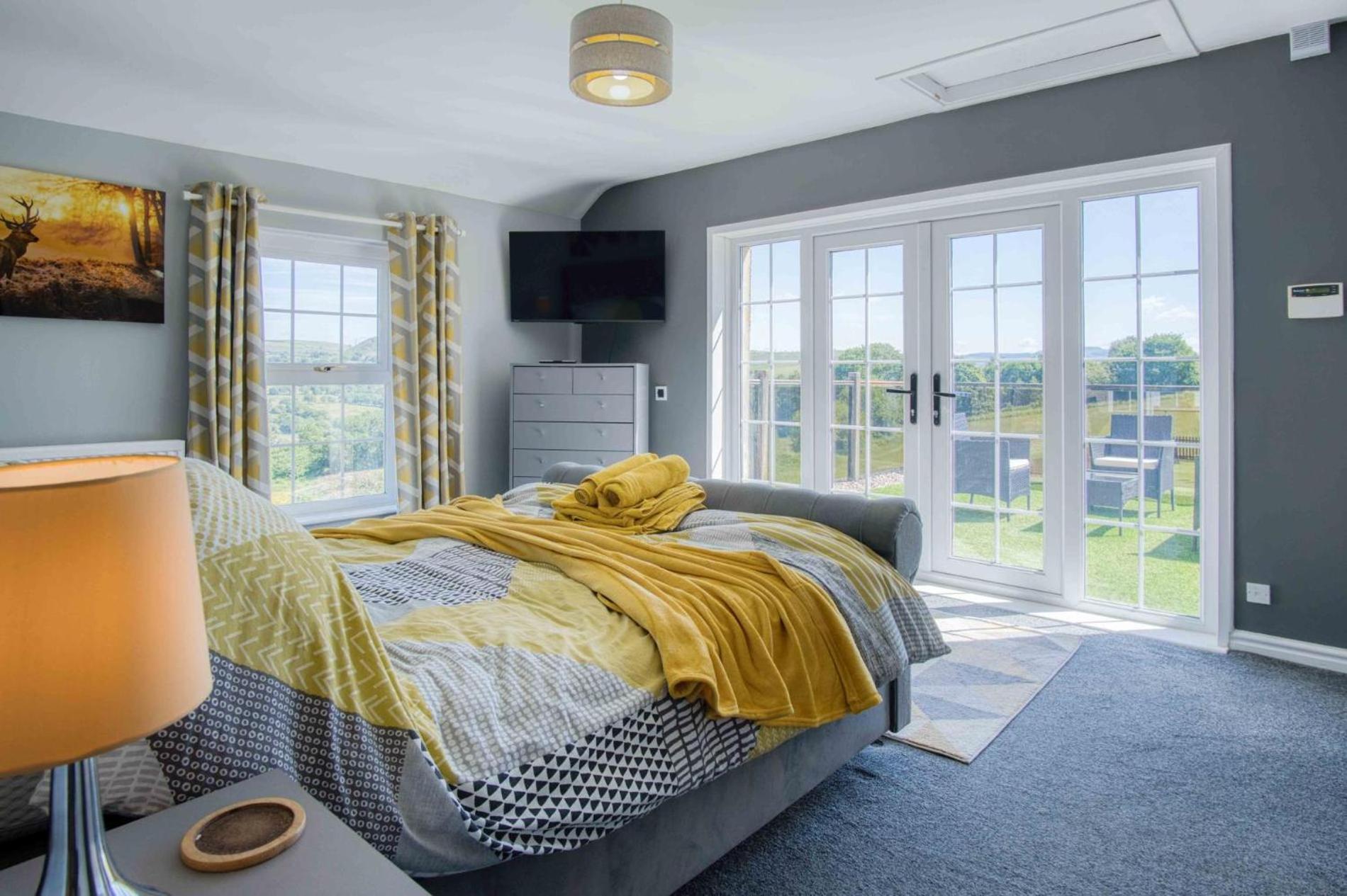 Hopkins Retreat Farm - 5 Bedroom House - Swansea