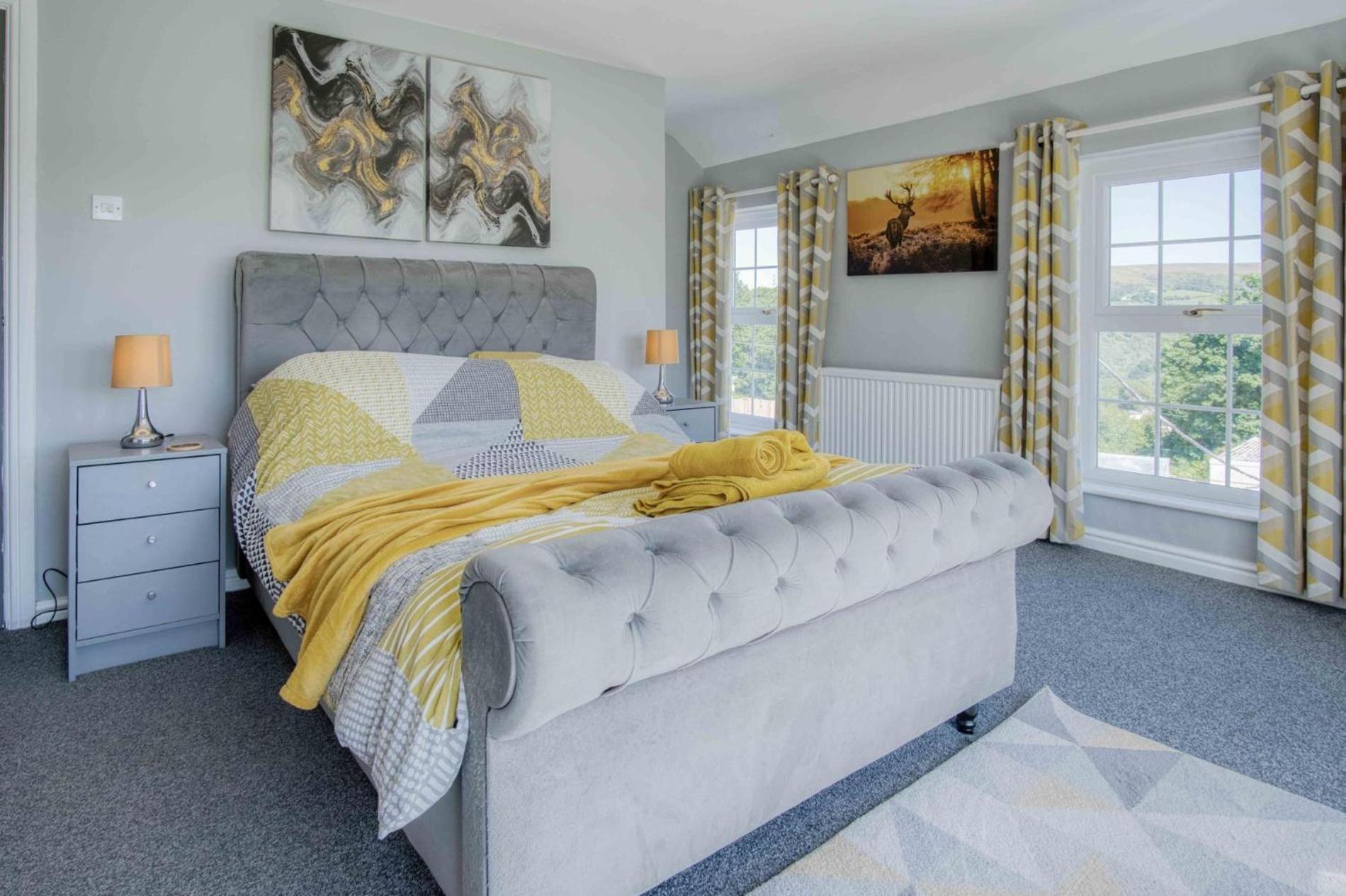 Hopkins Retreat Farm - 5 Bedroom House - Swansea