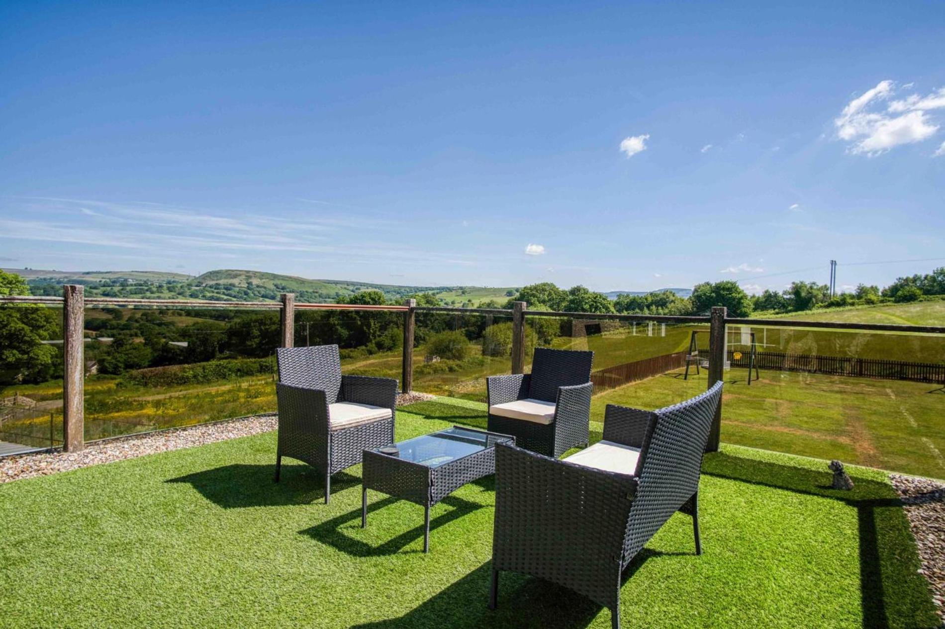 Hopkins Retreat Farm - 5 Bedroom House - Swansea