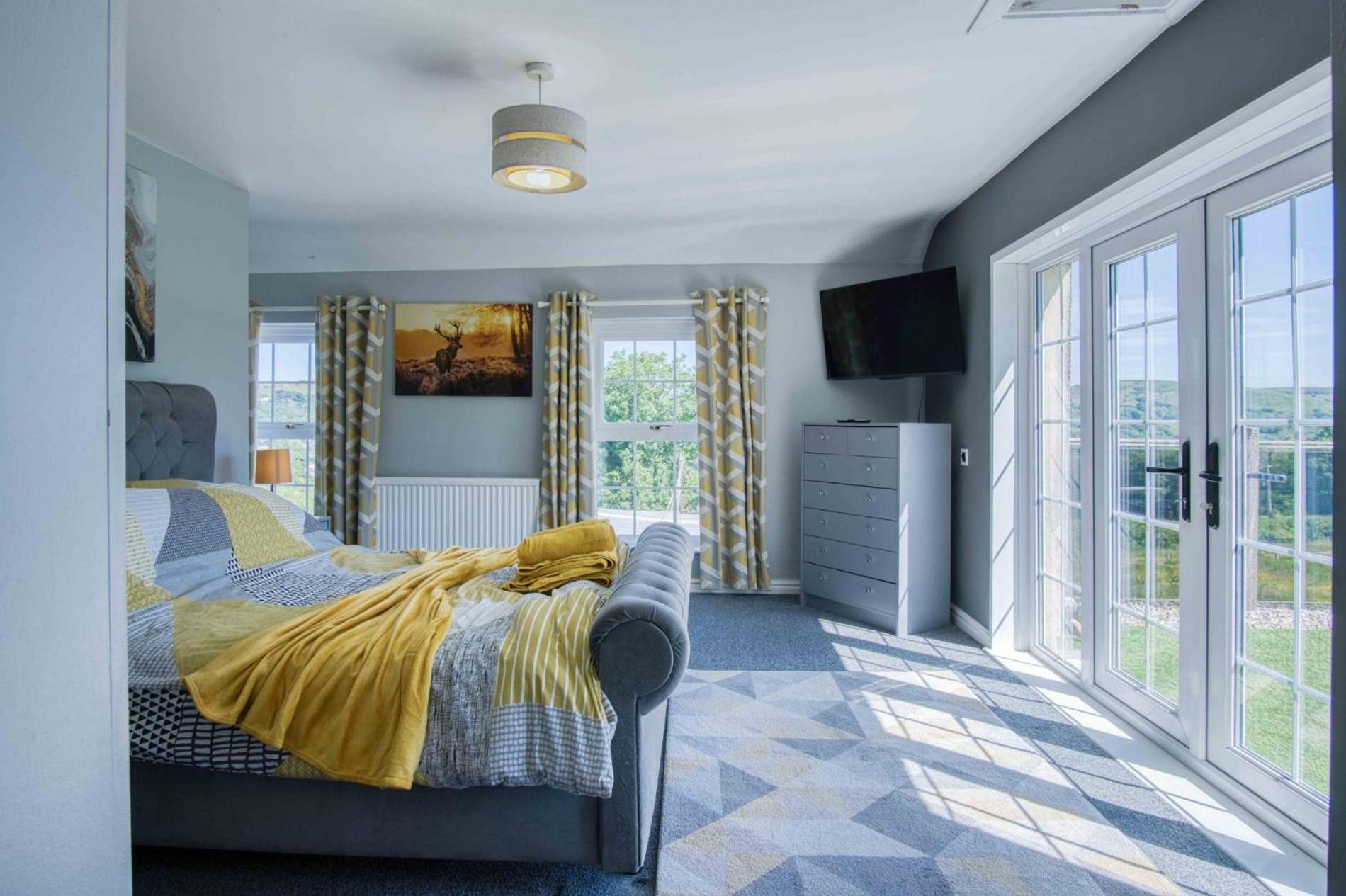 Hopkins Retreat Farm - 5 Bedroom House - Swansea