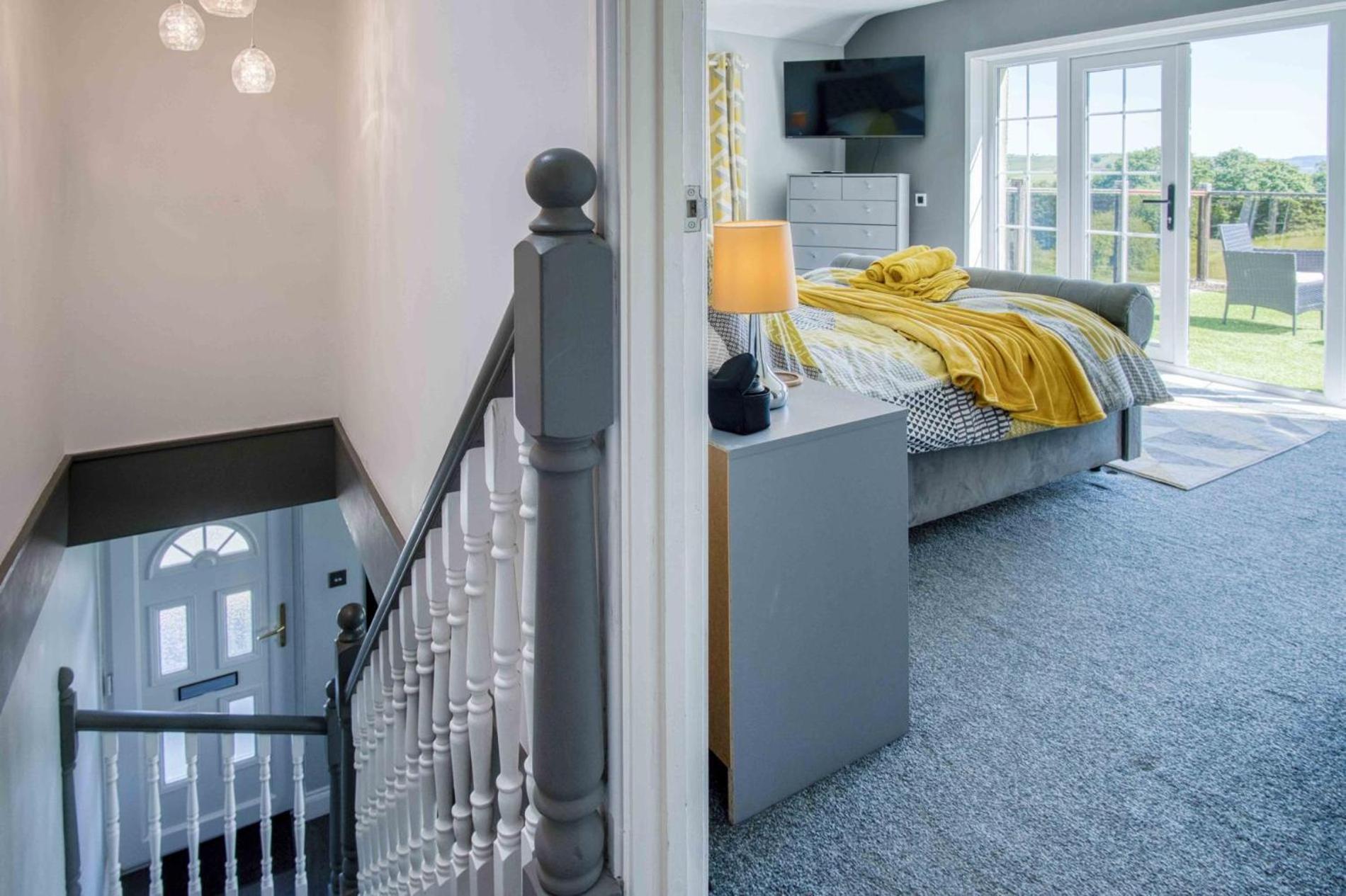 Hopkins Retreat Farm - 5 Bedroom House - Swansea