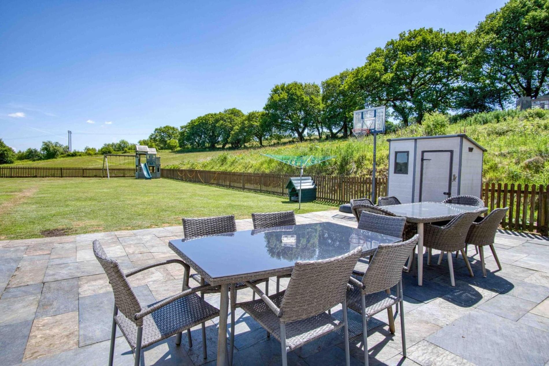 Hopkins Retreat Farm - 5 Bedroom House - Swansea