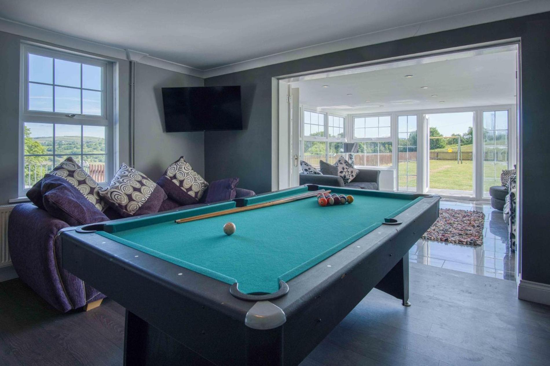Hopkins Retreat Farm - 5 Bedroom House - Swansea