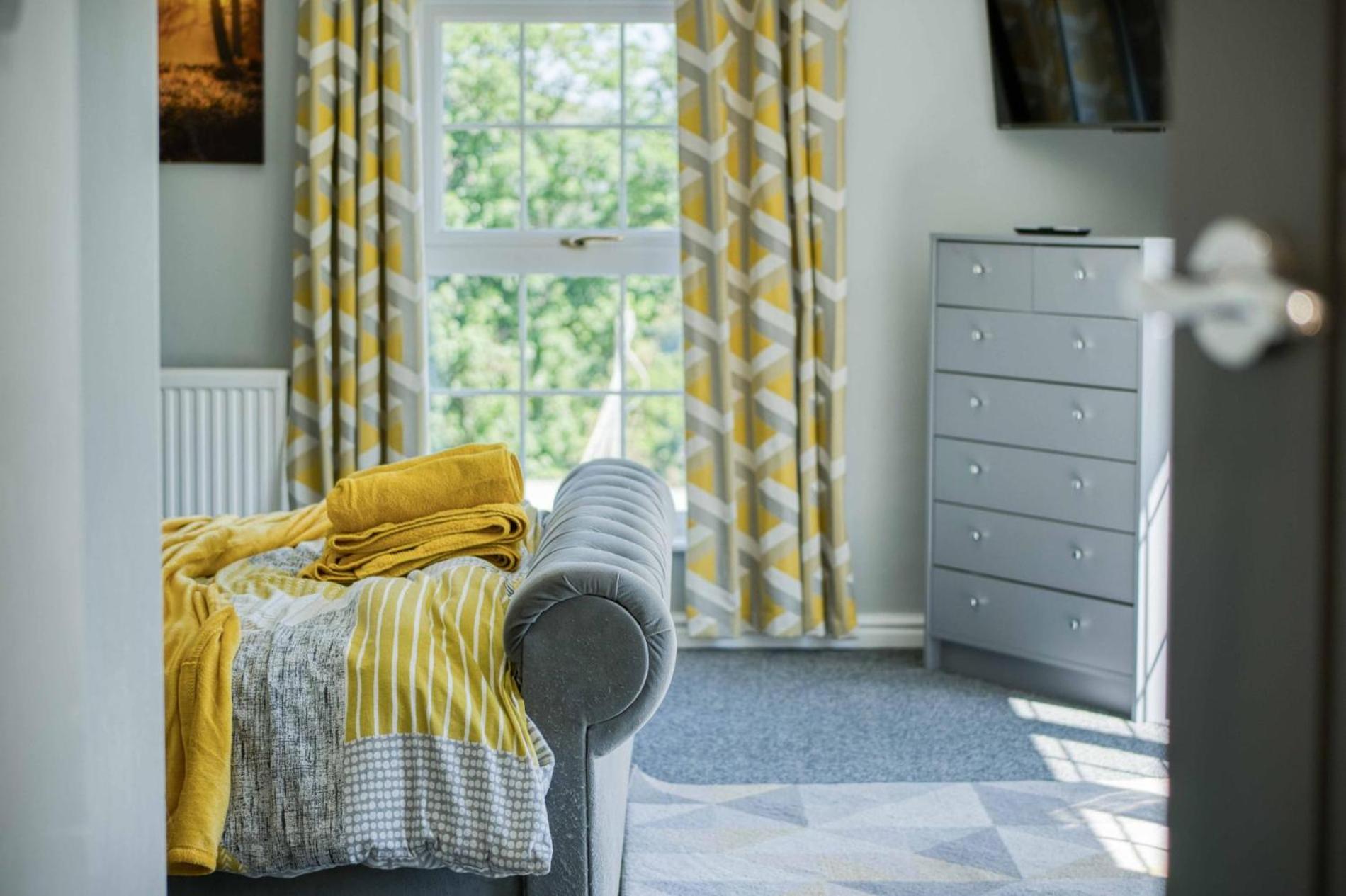 Hopkins Retreat Farm - 5 Bedroom House - Swansea