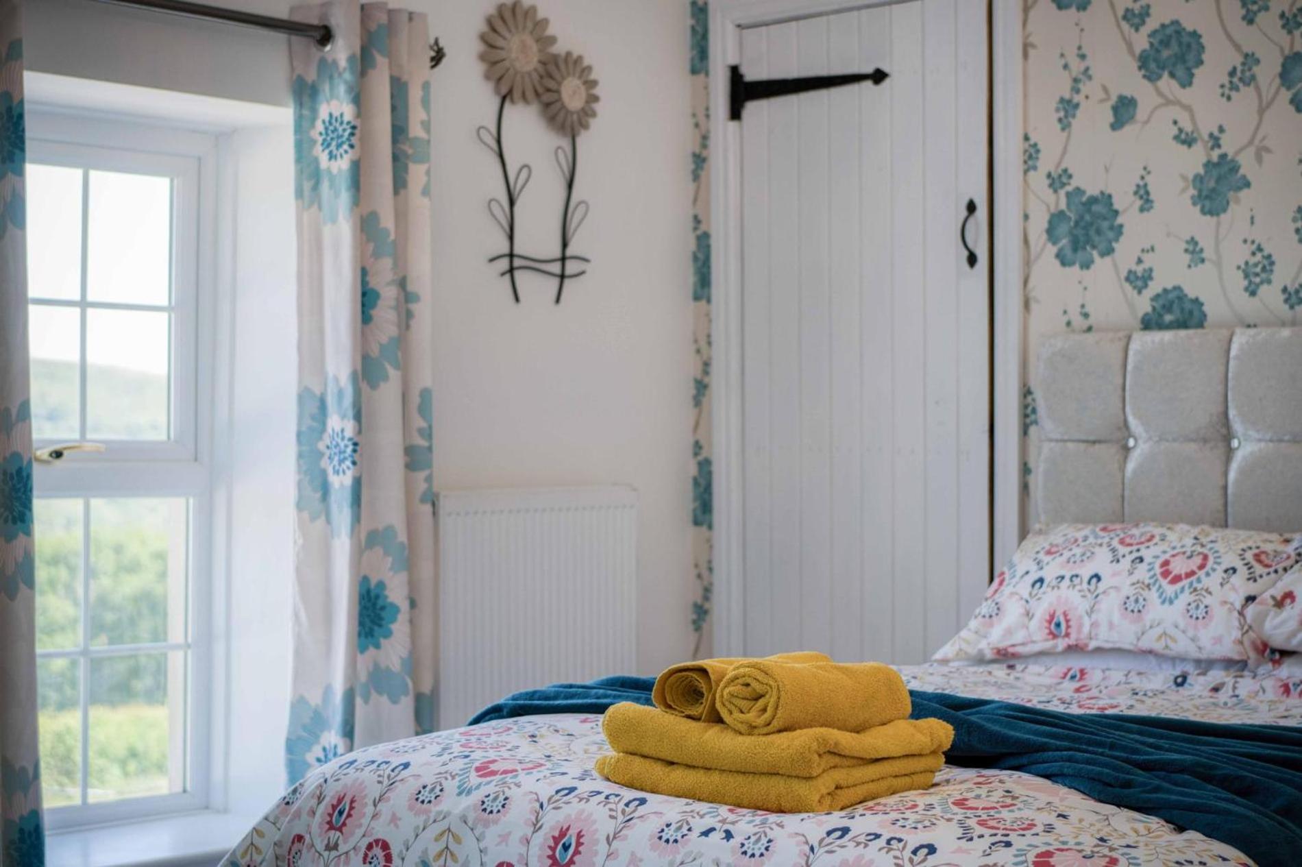Hopkins Retreat Farm - 5 Bedroom House - Swansea