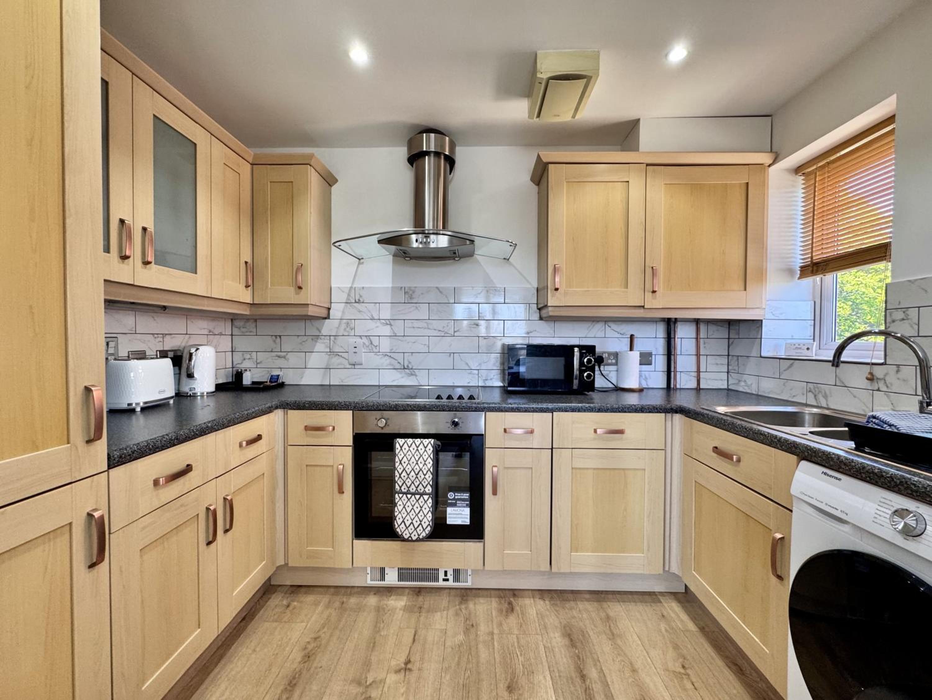 Swan Apartments 2B - Perfect for Relocations by Week2Week