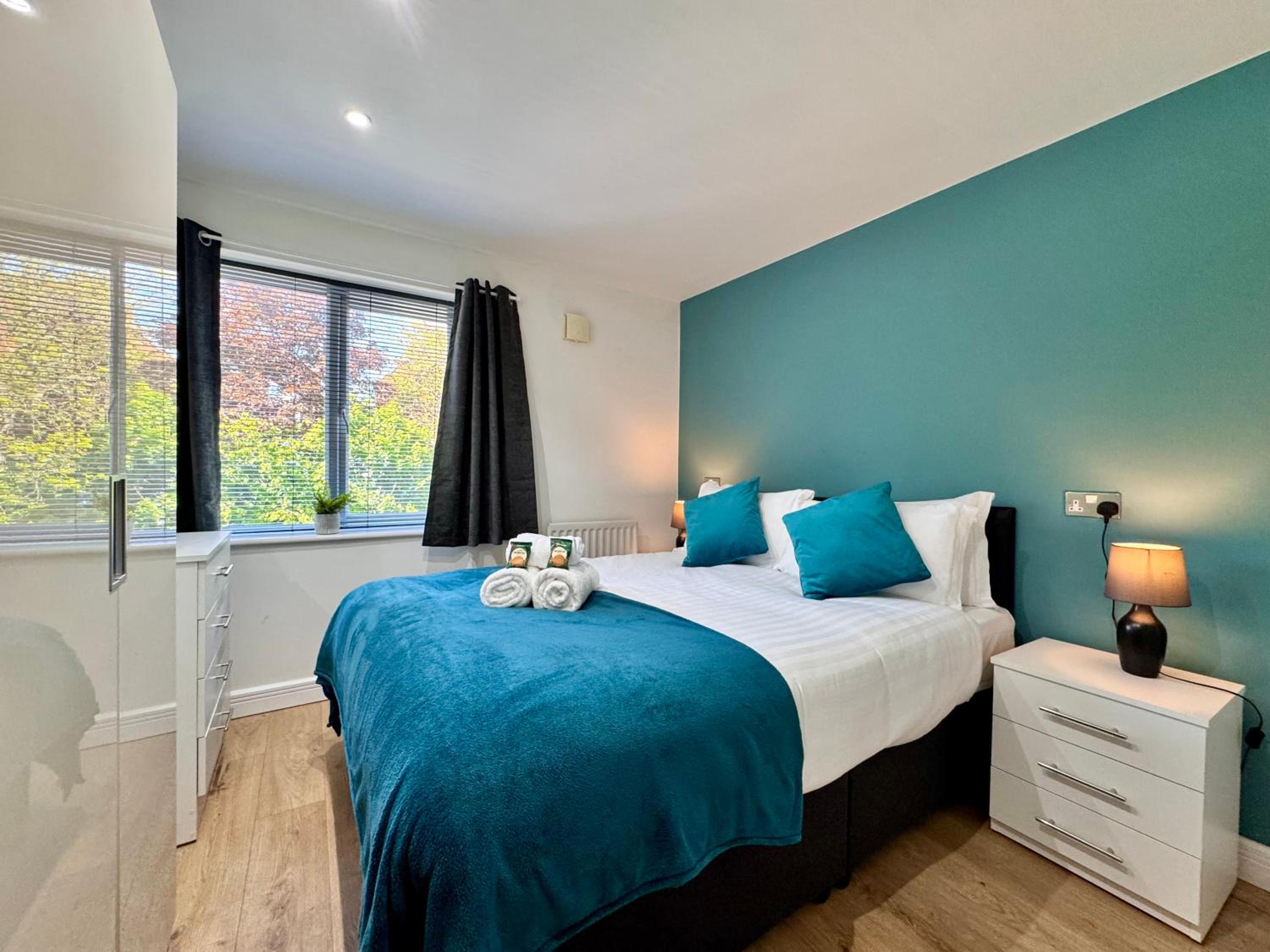 Swan Apartments 2B - Perfect for Relocations by Week2Week
