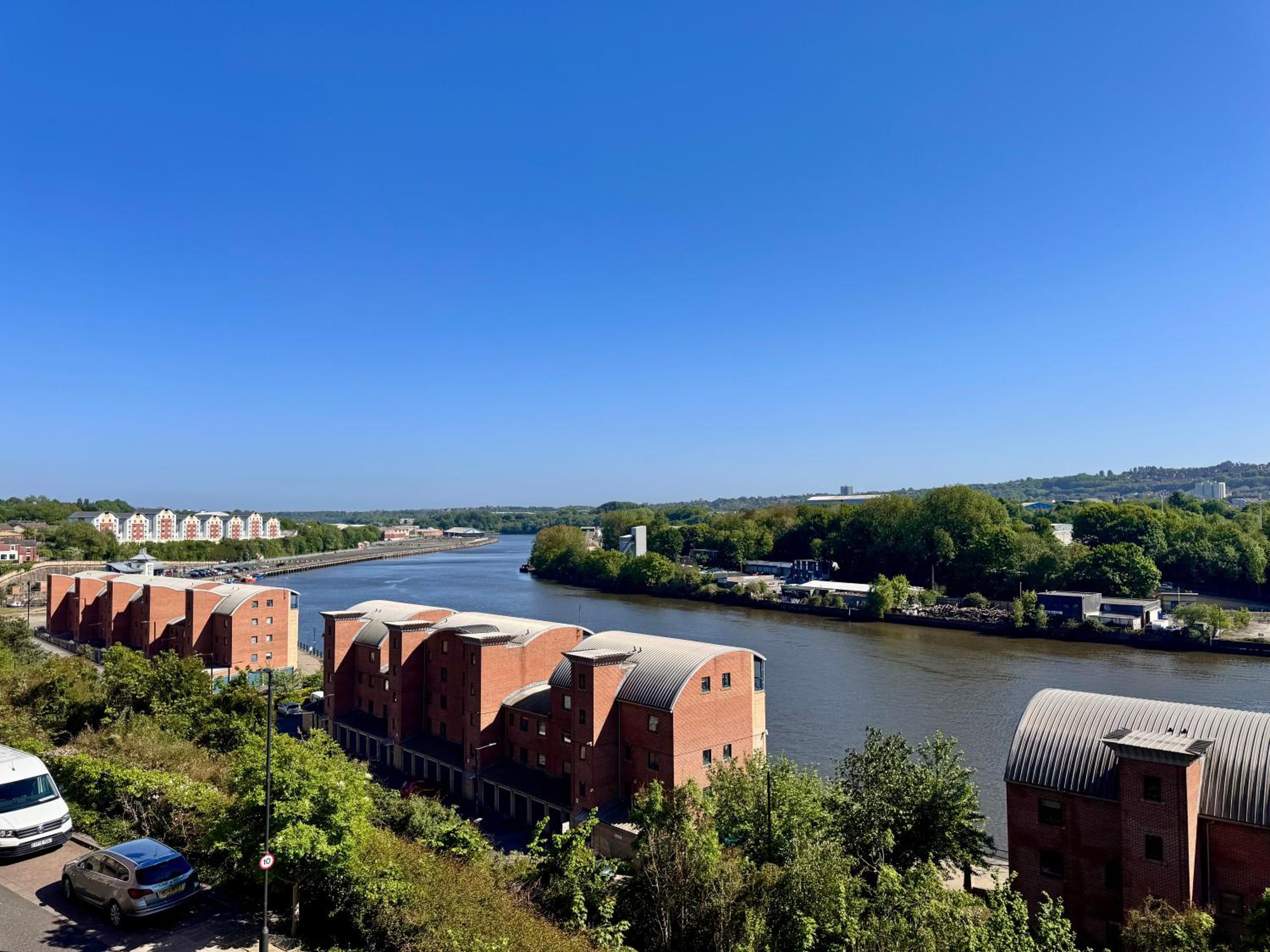 Swan Apartments 2B - Perfect for Relocations by Week2Week