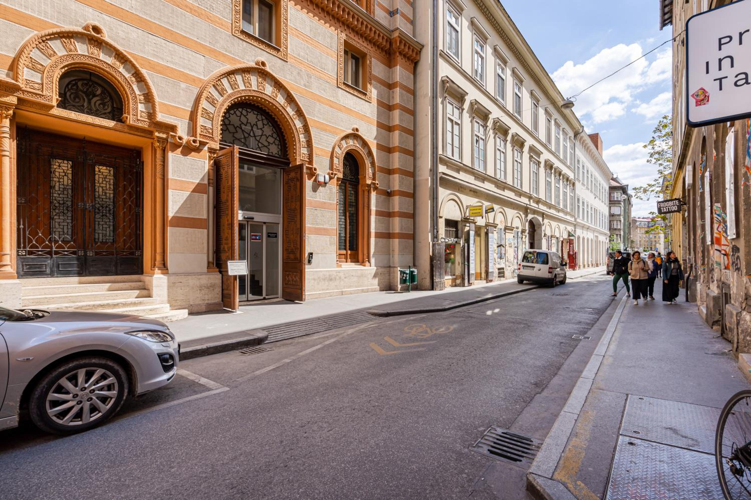 R10 - Boutique Apartments, Best location by BQA