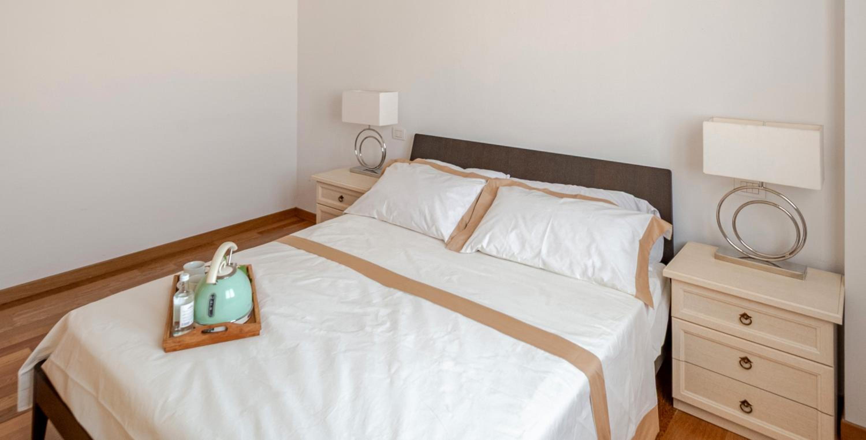 Spacious, Free private Parking, 2 bedrooms 2 bathrooms - Comfortable and Bright Apartment in Florence with Private Parking Garage - Just Few Minutes walkin