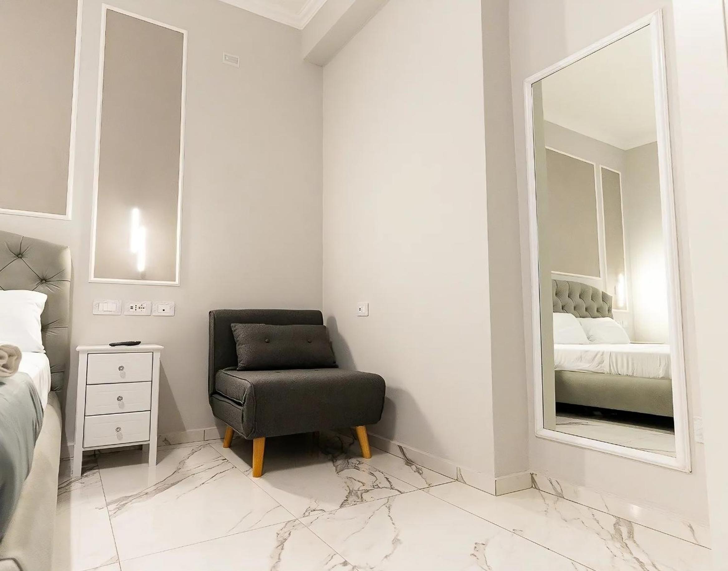 Elegance Room