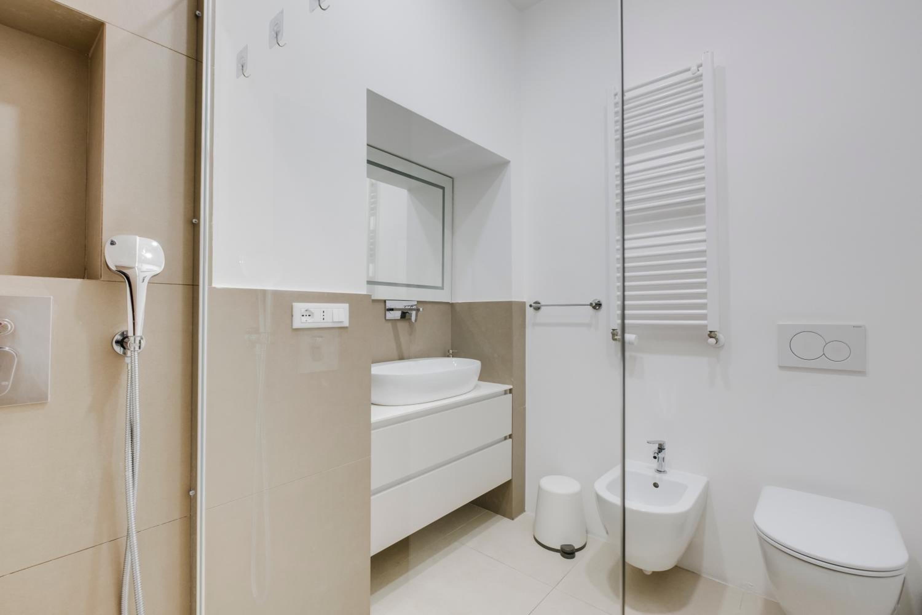 Stunning 1BR, 2BATH Apartment in the Heart of Rome 6C