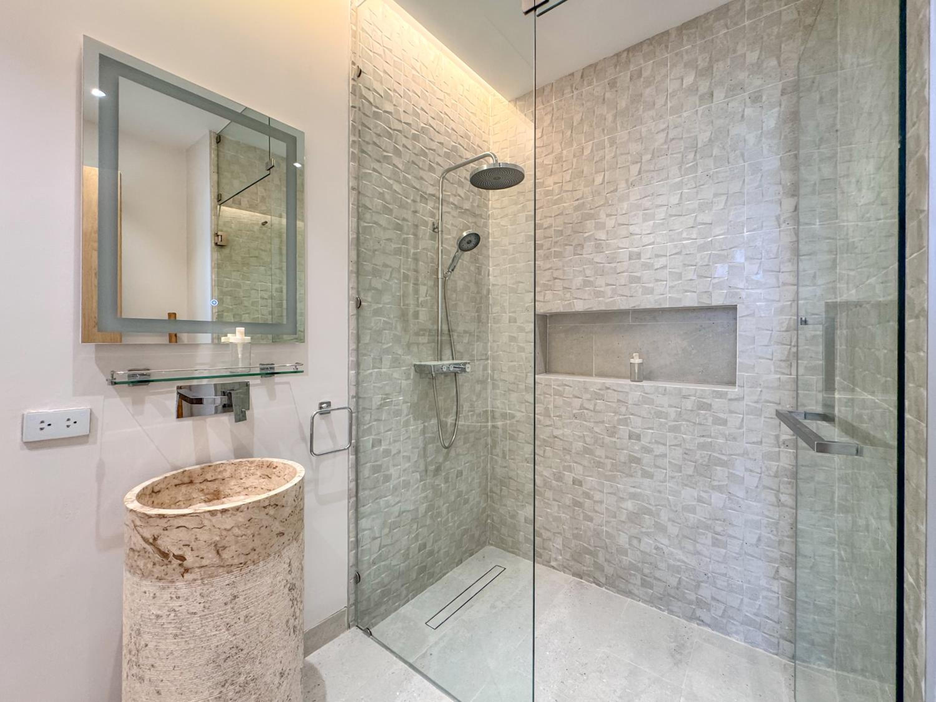 4BR Private Pool Villa near Laguna & Beach - Lux Pride 2 by Warm Plus