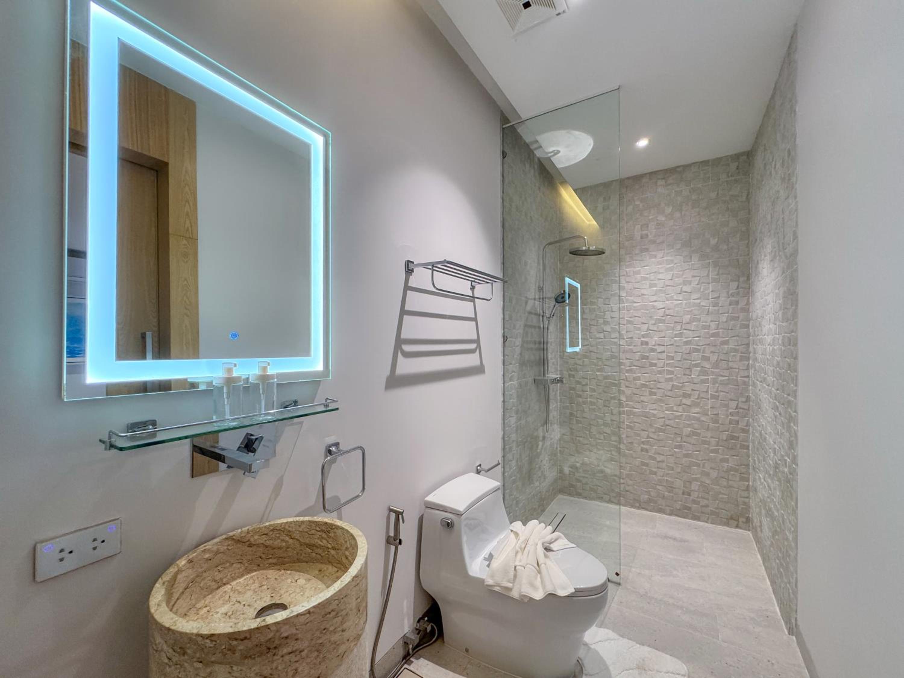 4BR Private Pool Villa near Laguna & Beach - Lux Pride 2 by Warm Plus