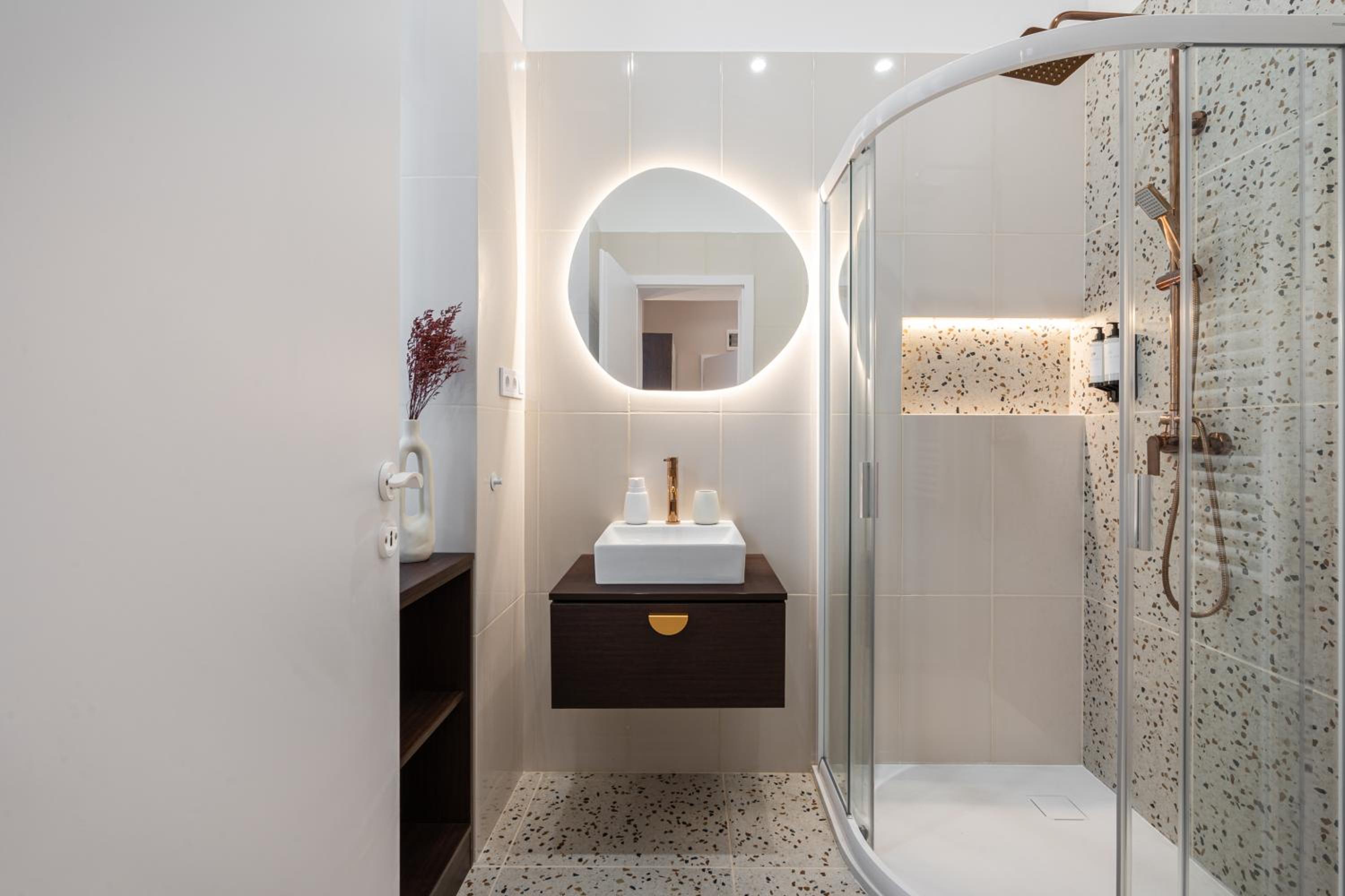 W18 - Boutique Apartments, Best Location by BQA