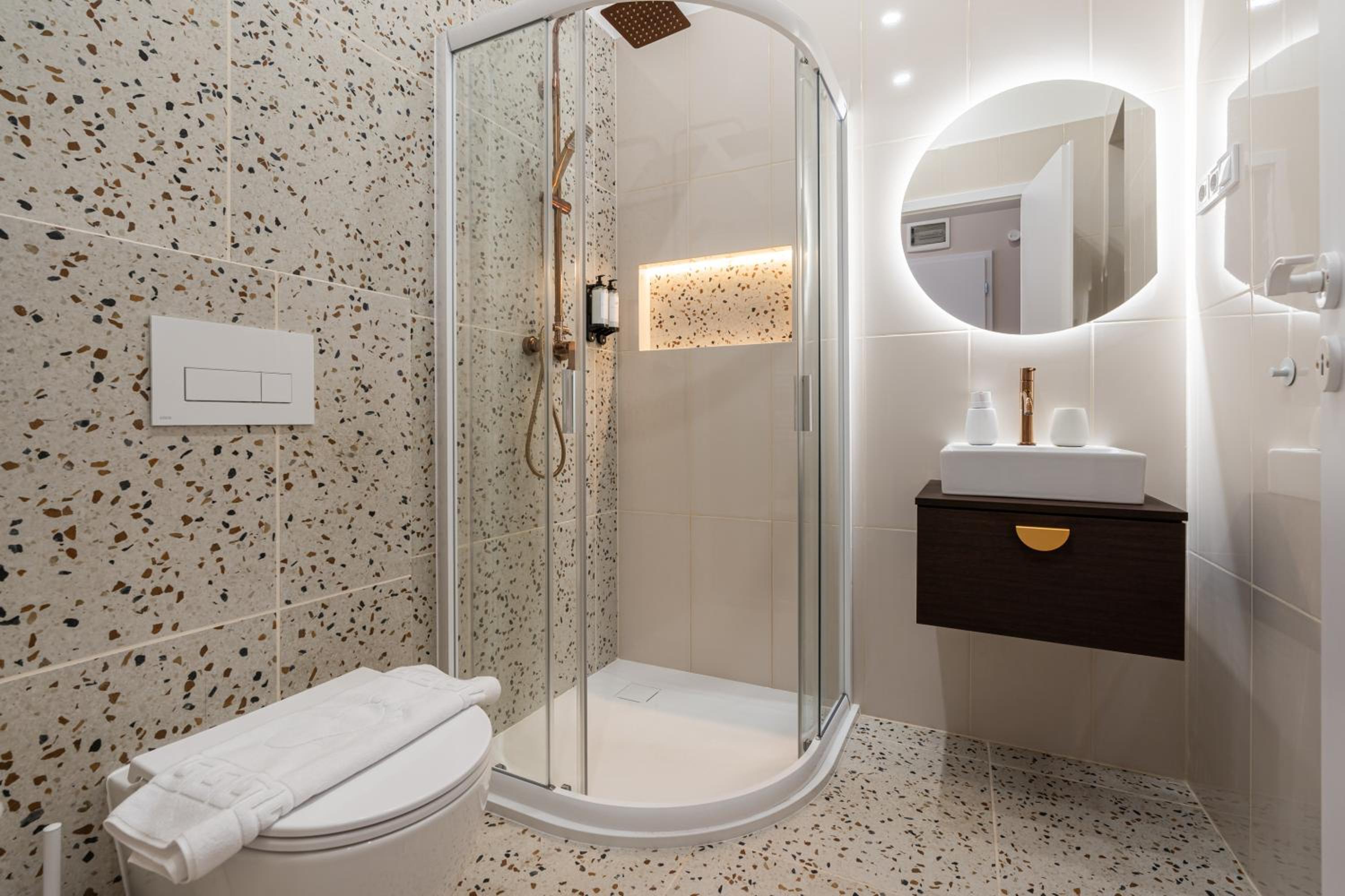 W18 - Boutique Apartments, Best Location by BQA