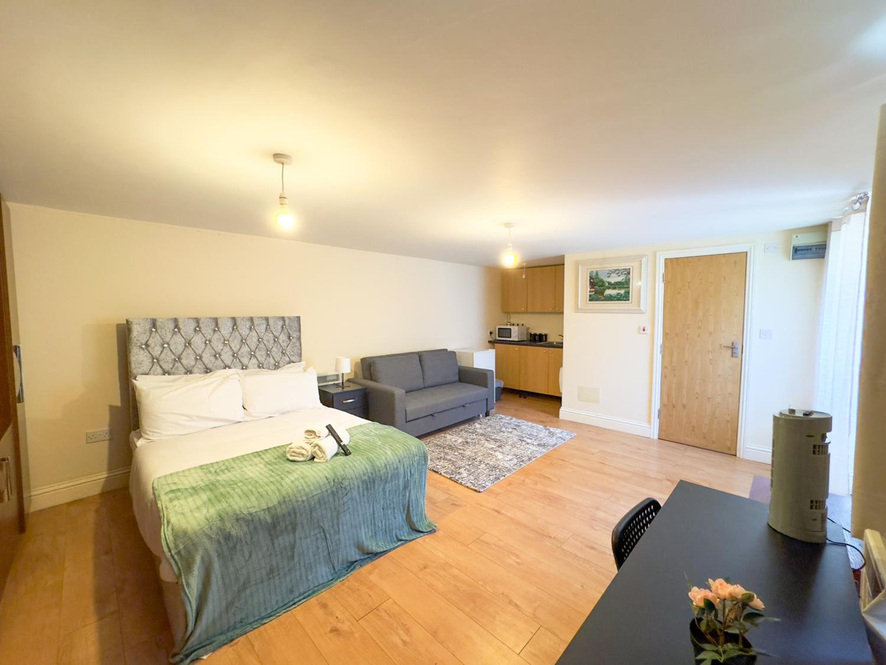 Heathrow Lodge BnB