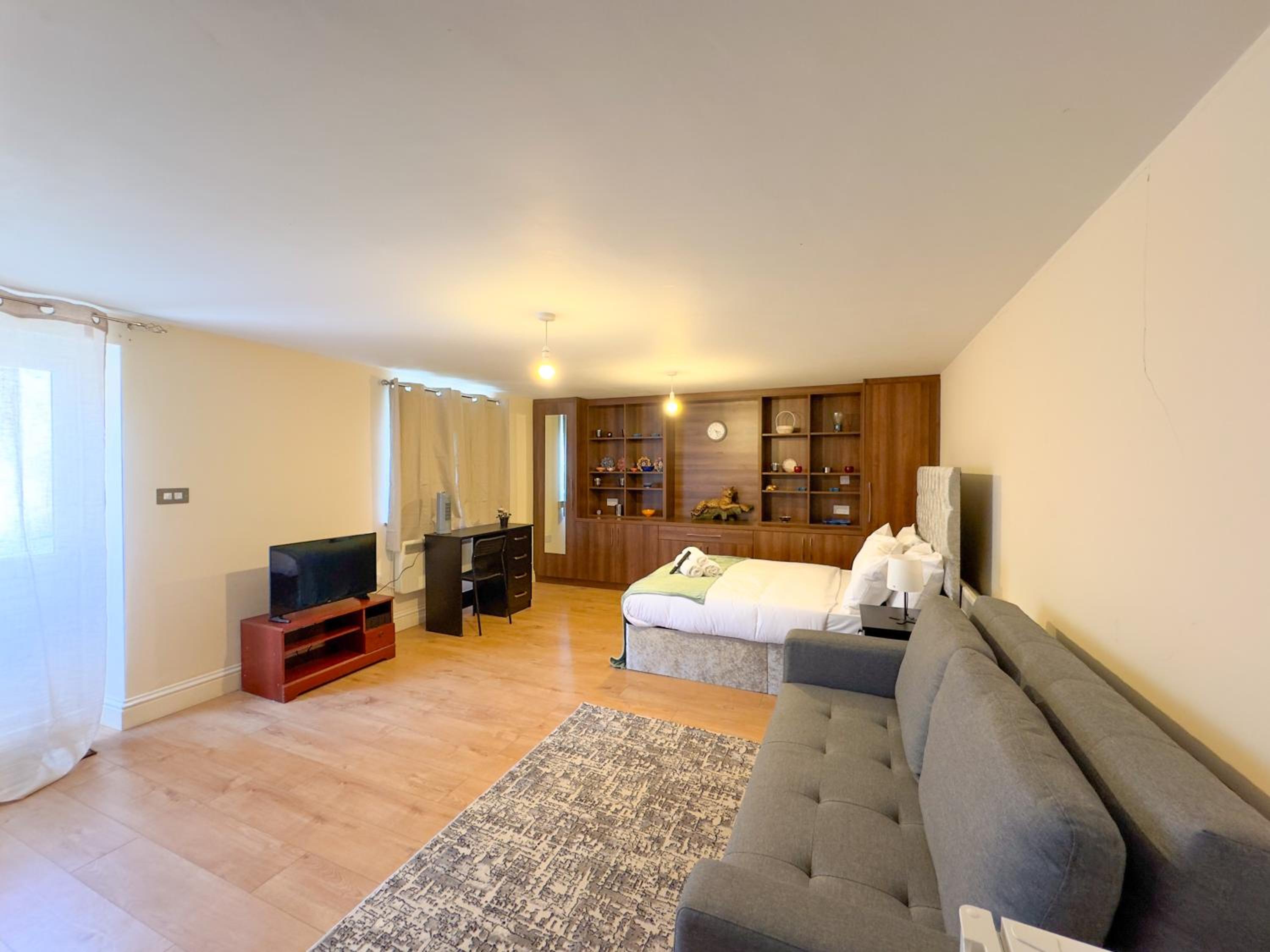 Heathrow Lodge BnB
