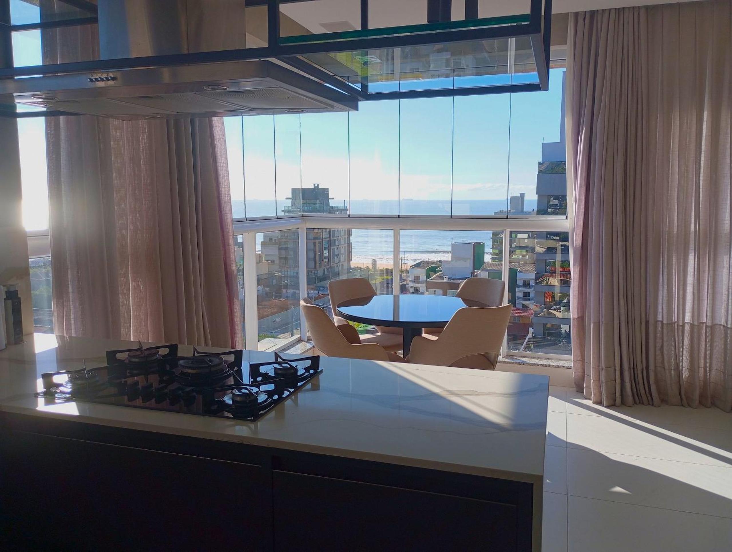 Sophisticated stay 200m from Praia Brava - EHI