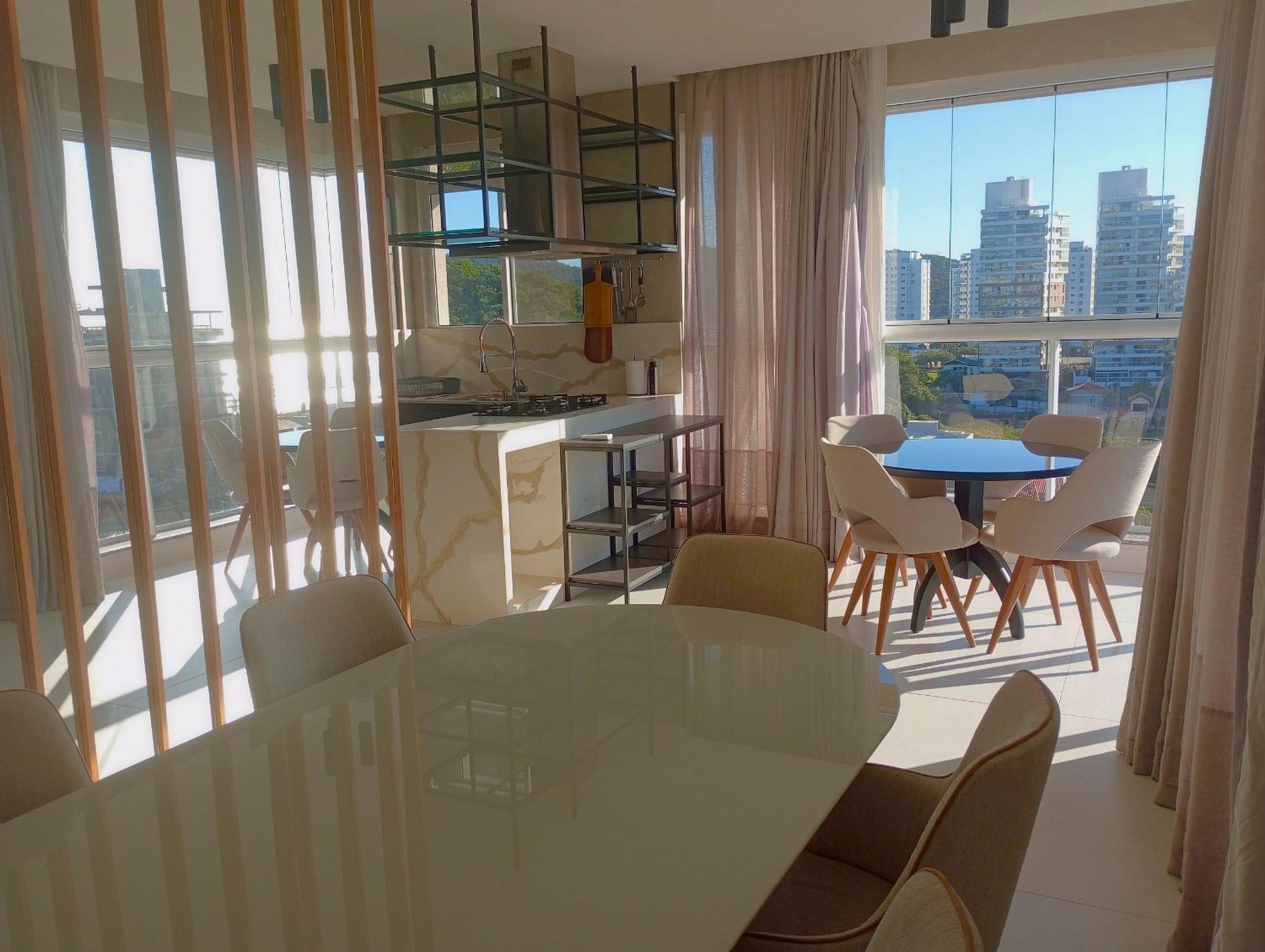 Sophisticated stay 200m from Praia Brava - EHI