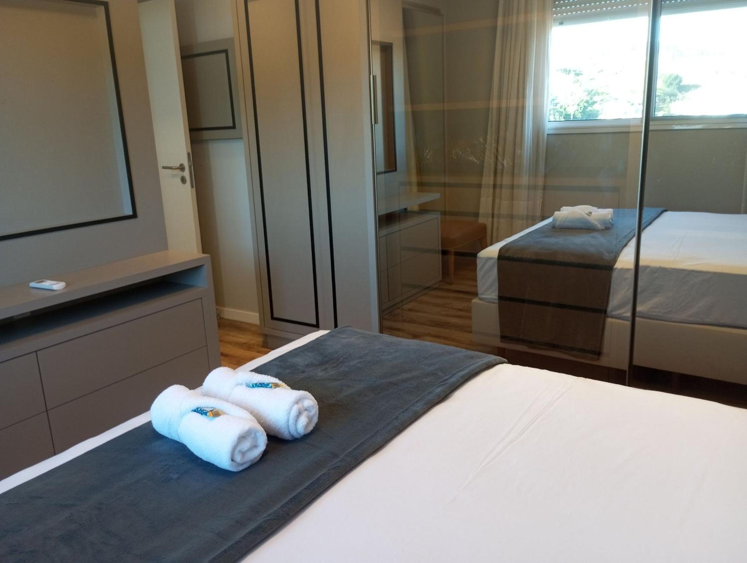 Sophisticated stay 200m from Praia Brava - EHI