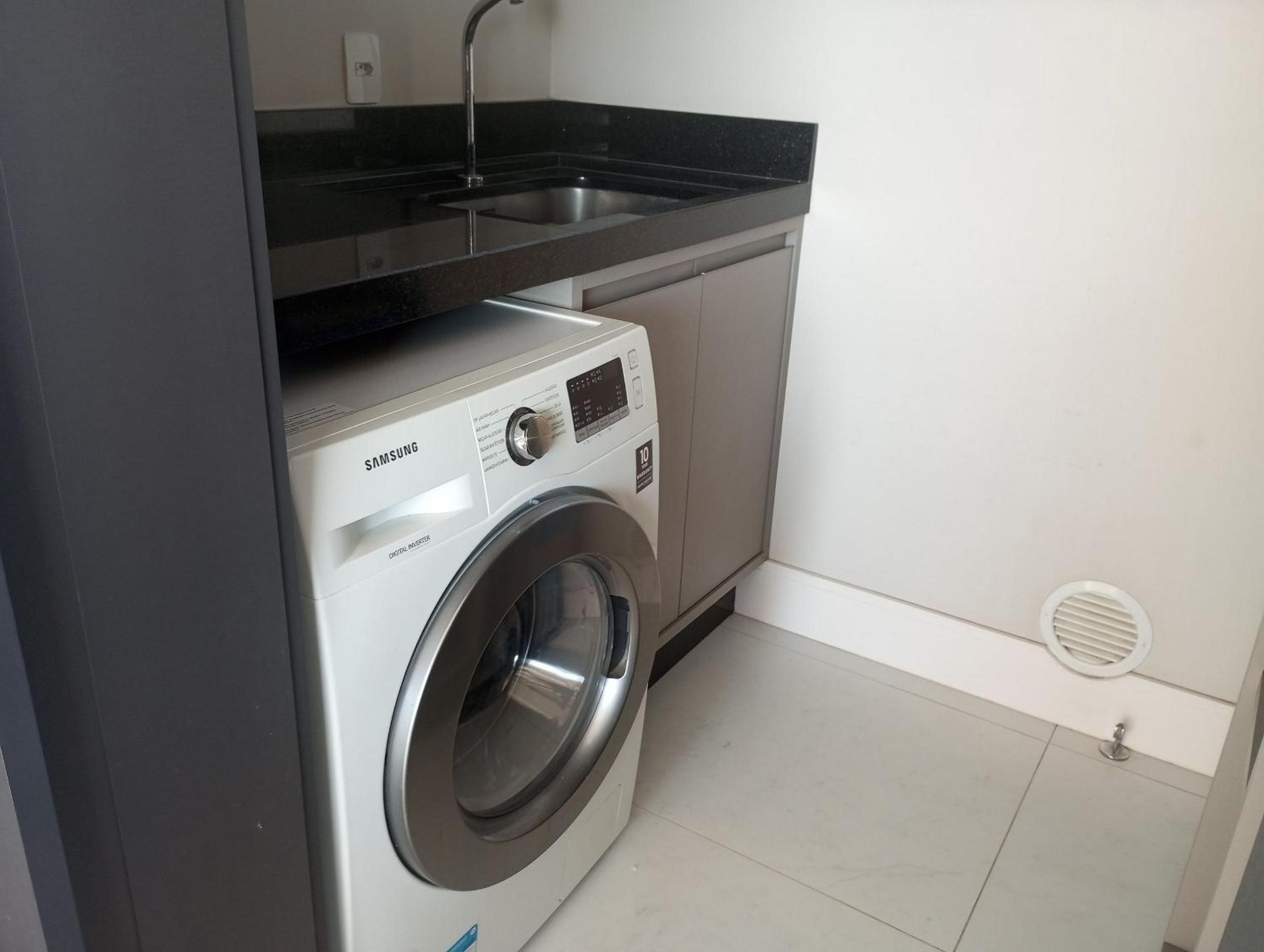 Sophisticated stay 200m from Praia Brava - EHI
