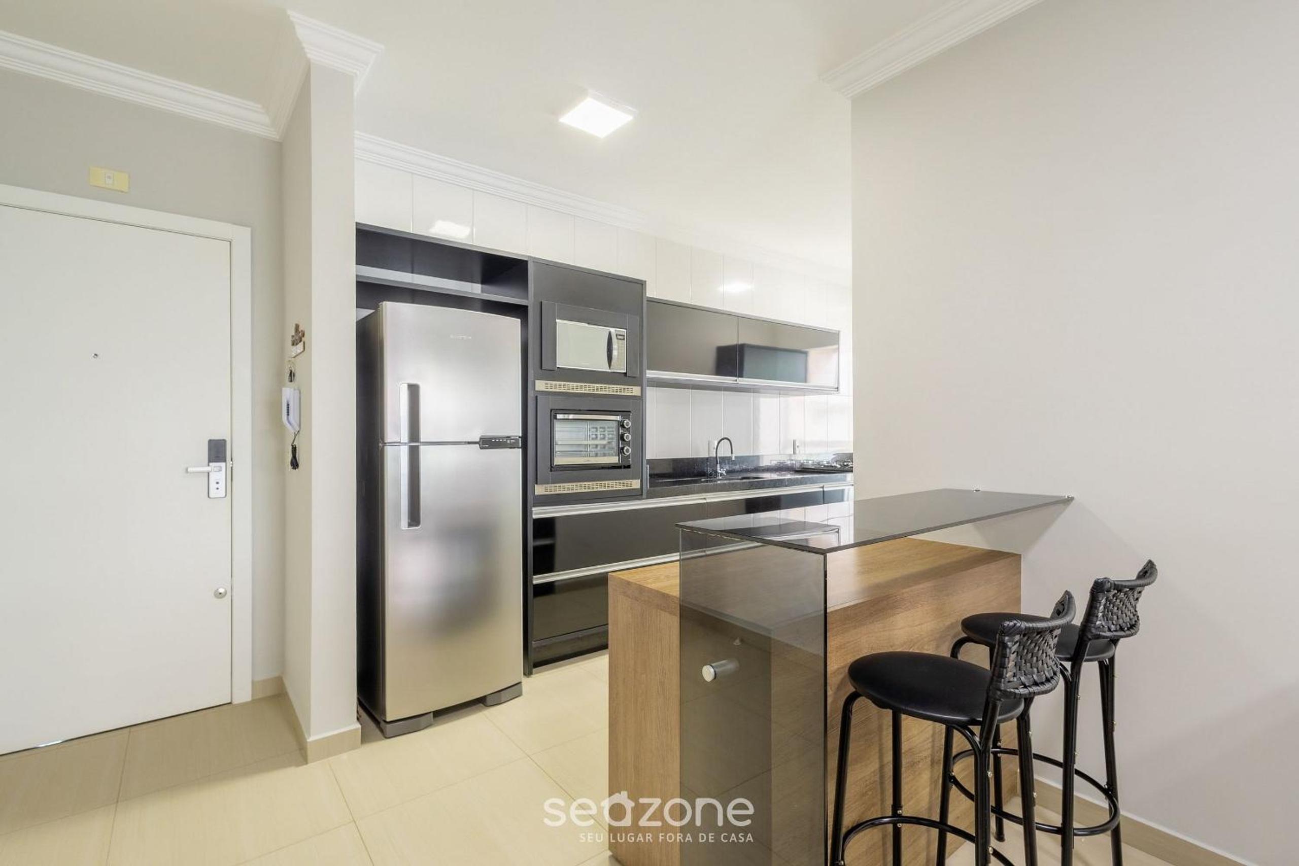 2BR Apt–BBQ, Garage, Near Beach – LTL0301