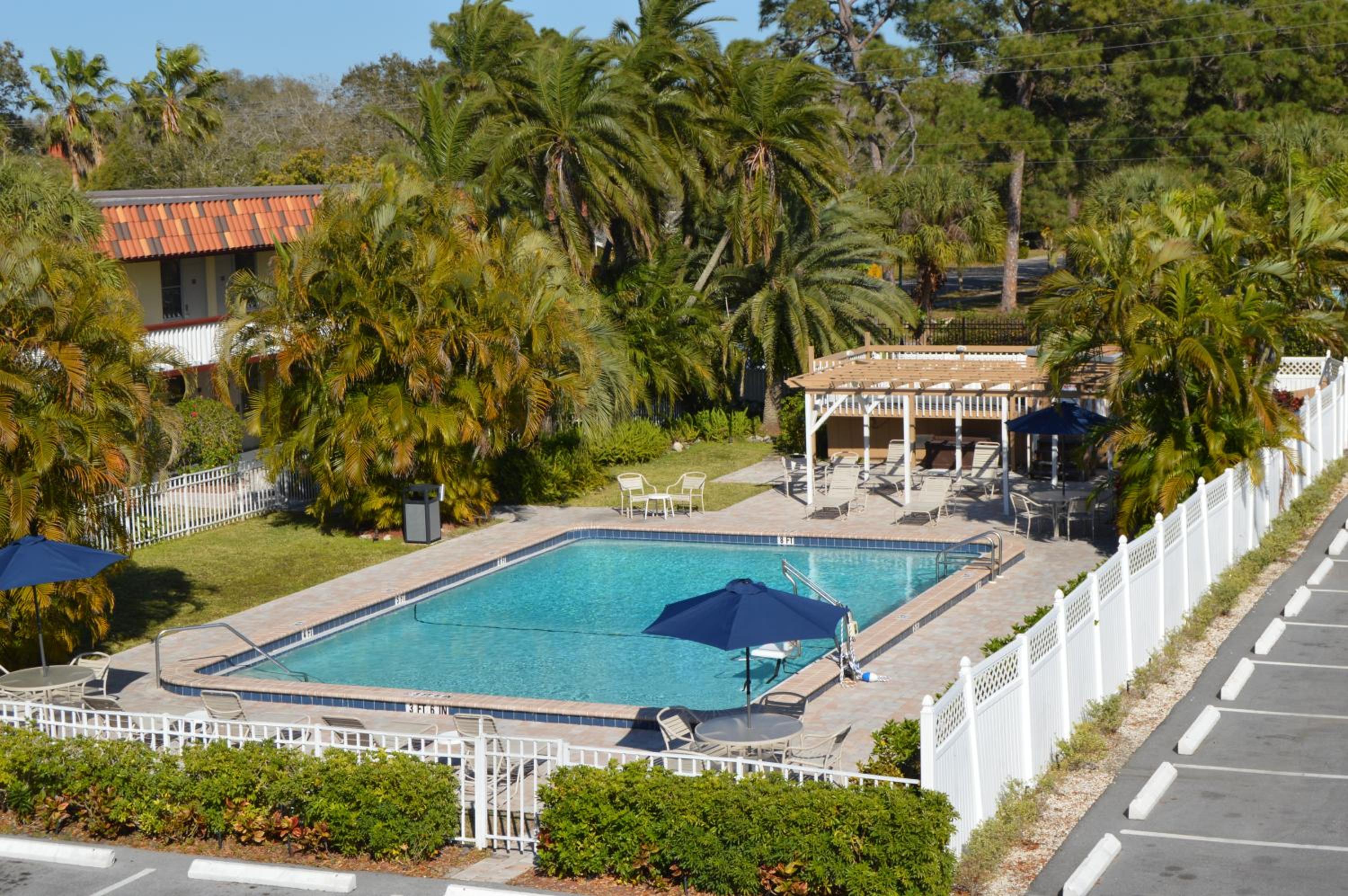 Baymont by Wyndham Sarasota - Property Image 7