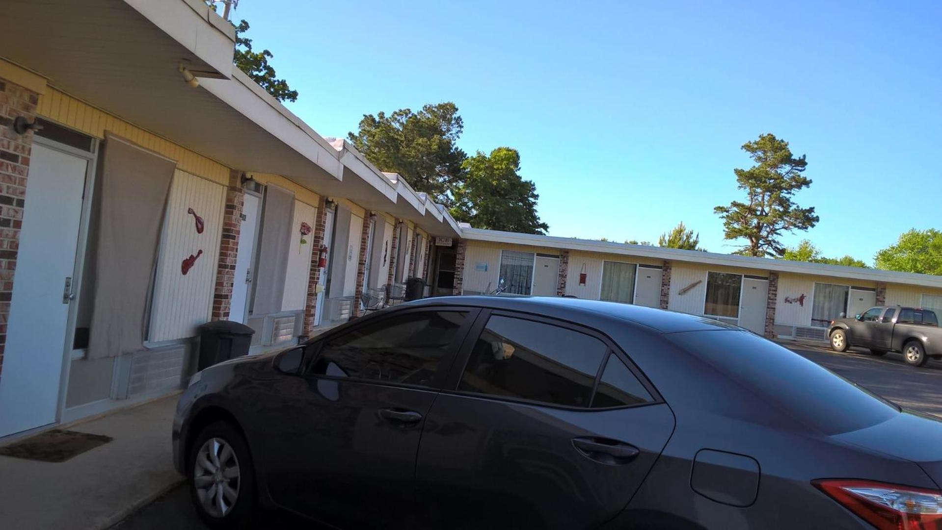 Dogwood Motel