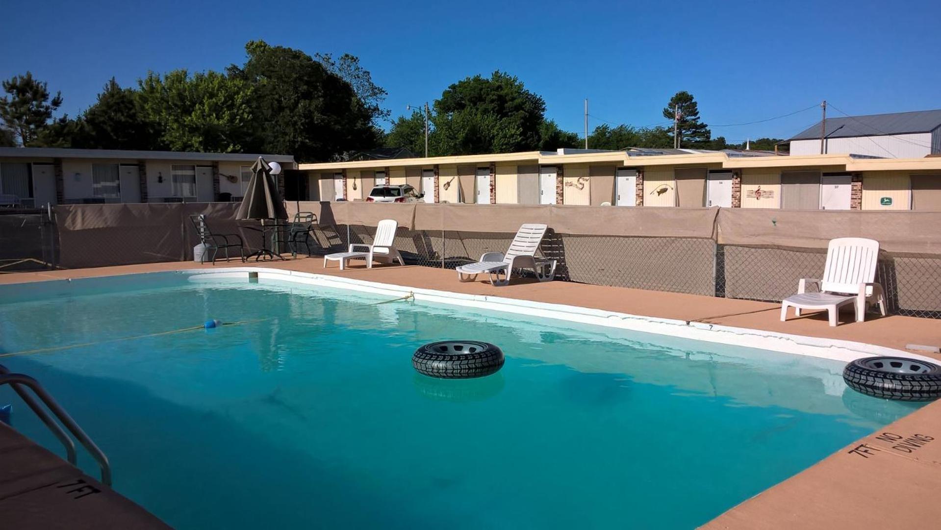 Dogwood Motel