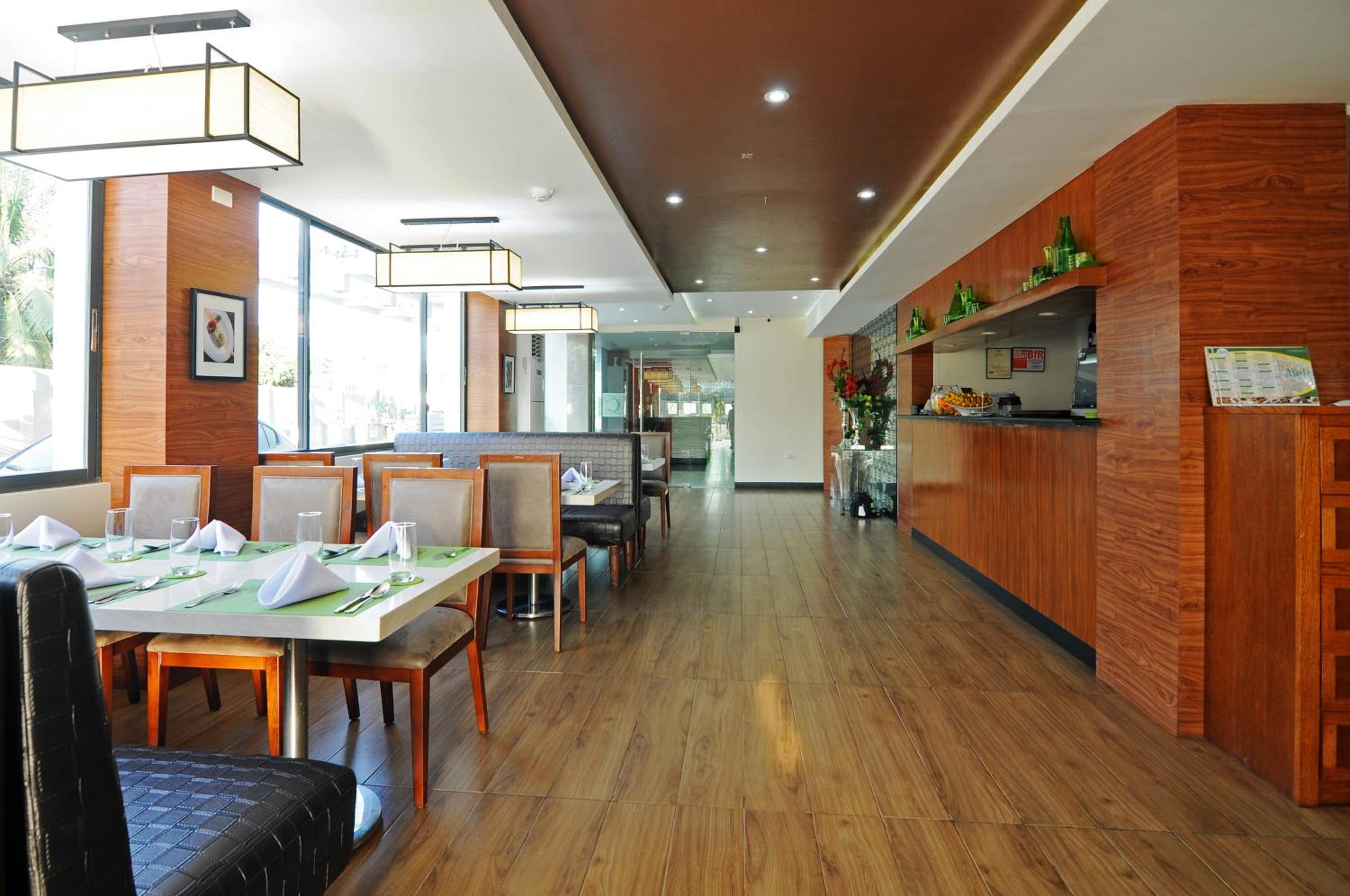 717 Cesar Place Hotel — photo 48