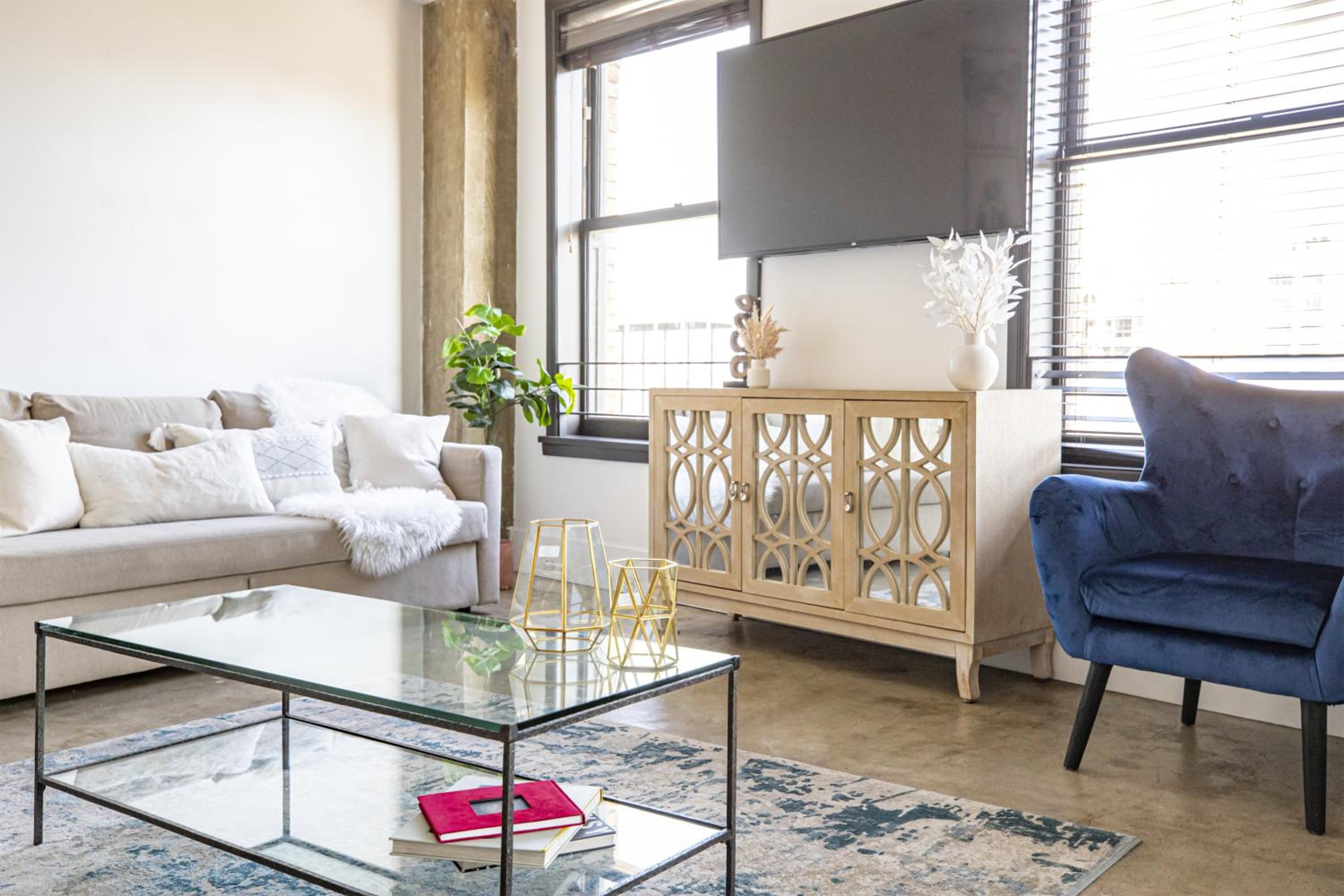 Stylish loft 2 queens & 2 sofas