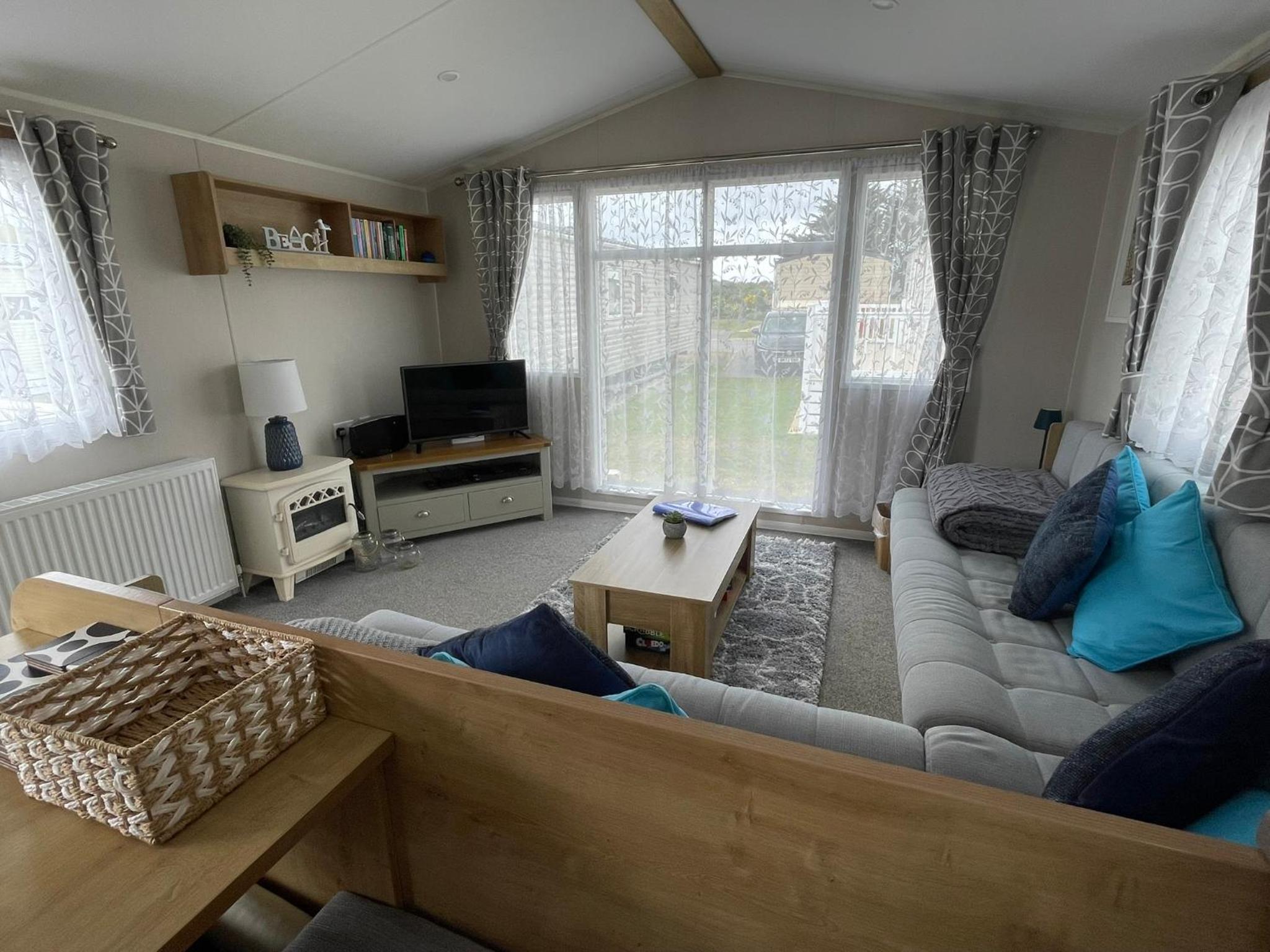 Golden Dunes Retreat, Dog-Friendly Stay at Par Sands Holiday Park, Cornwall