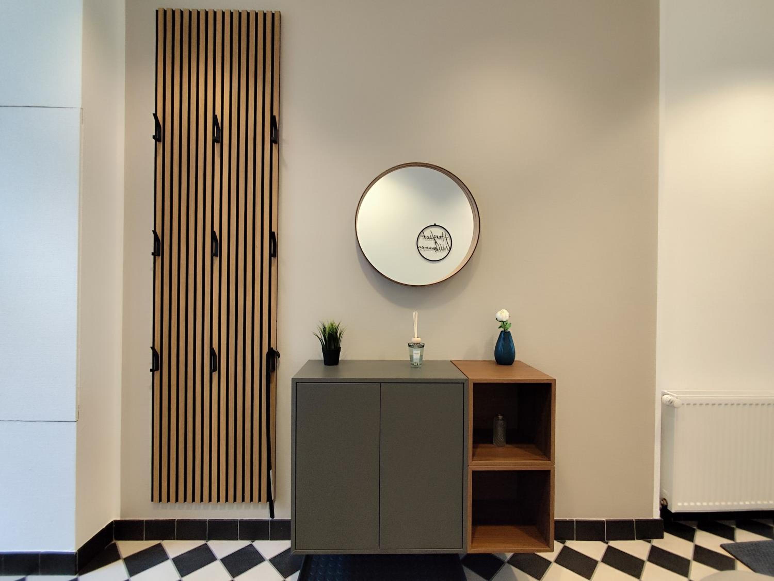 ApartZ - Celle Altstadt - bis 9 Personen Ideal für Familien und Gruppen, 3 SZ, 2 Bäder, Infrarotsauna, inklusive Parkplatz, Dachterrasse