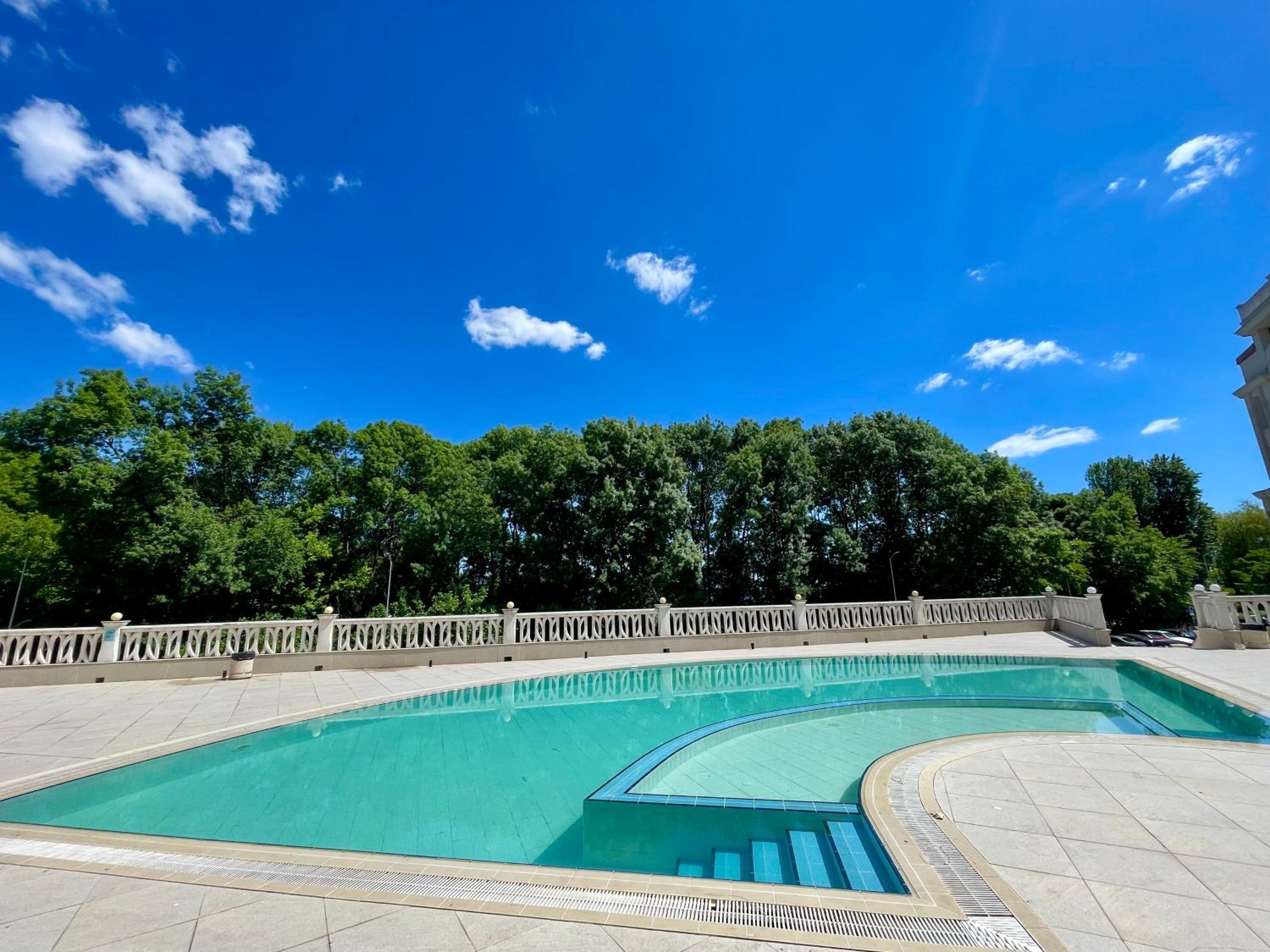 Coral Bay Studio Varna - Beachfront with Free Parking