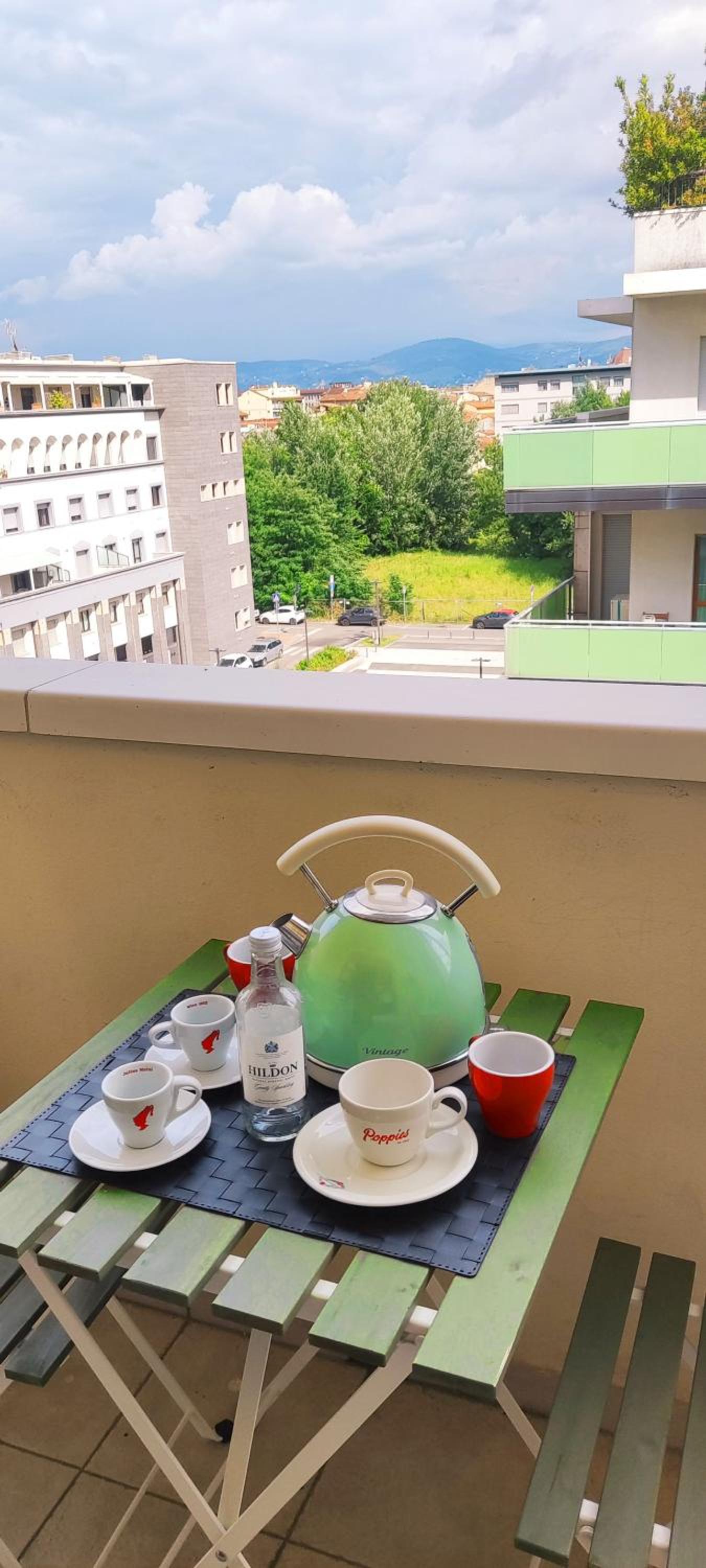 Spacious, Free private Parking, 2 bedrooms 2 bathrooms - Comfortable and Bright Apartment in Florence with Private Parking Garage - Just Few Minutes walkin