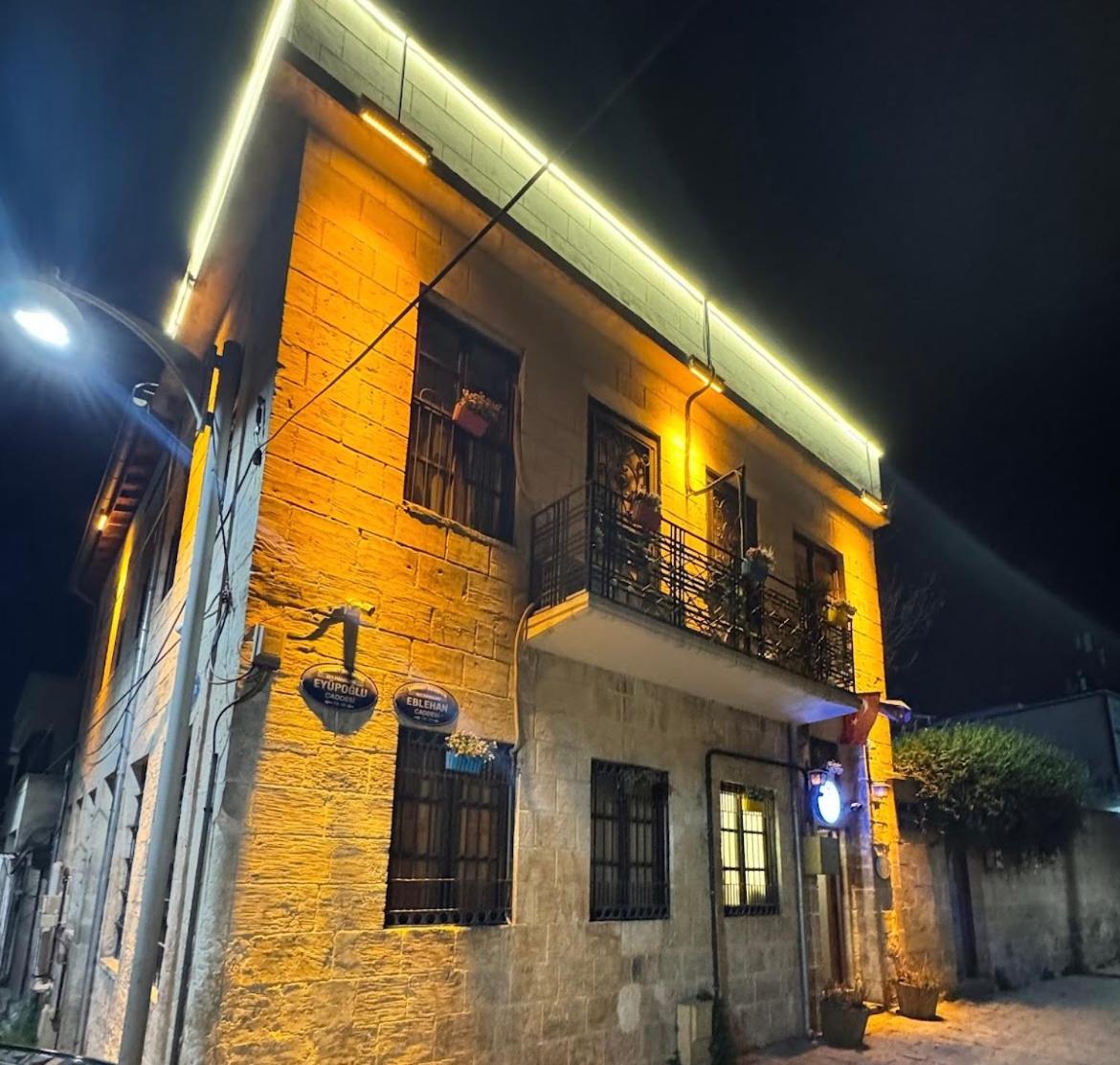 EZEL HANIM KONAĞI